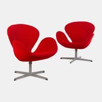 Pair of Swan Chairs, model 3320, c. 1974 Fritz Hansen, Denmark
