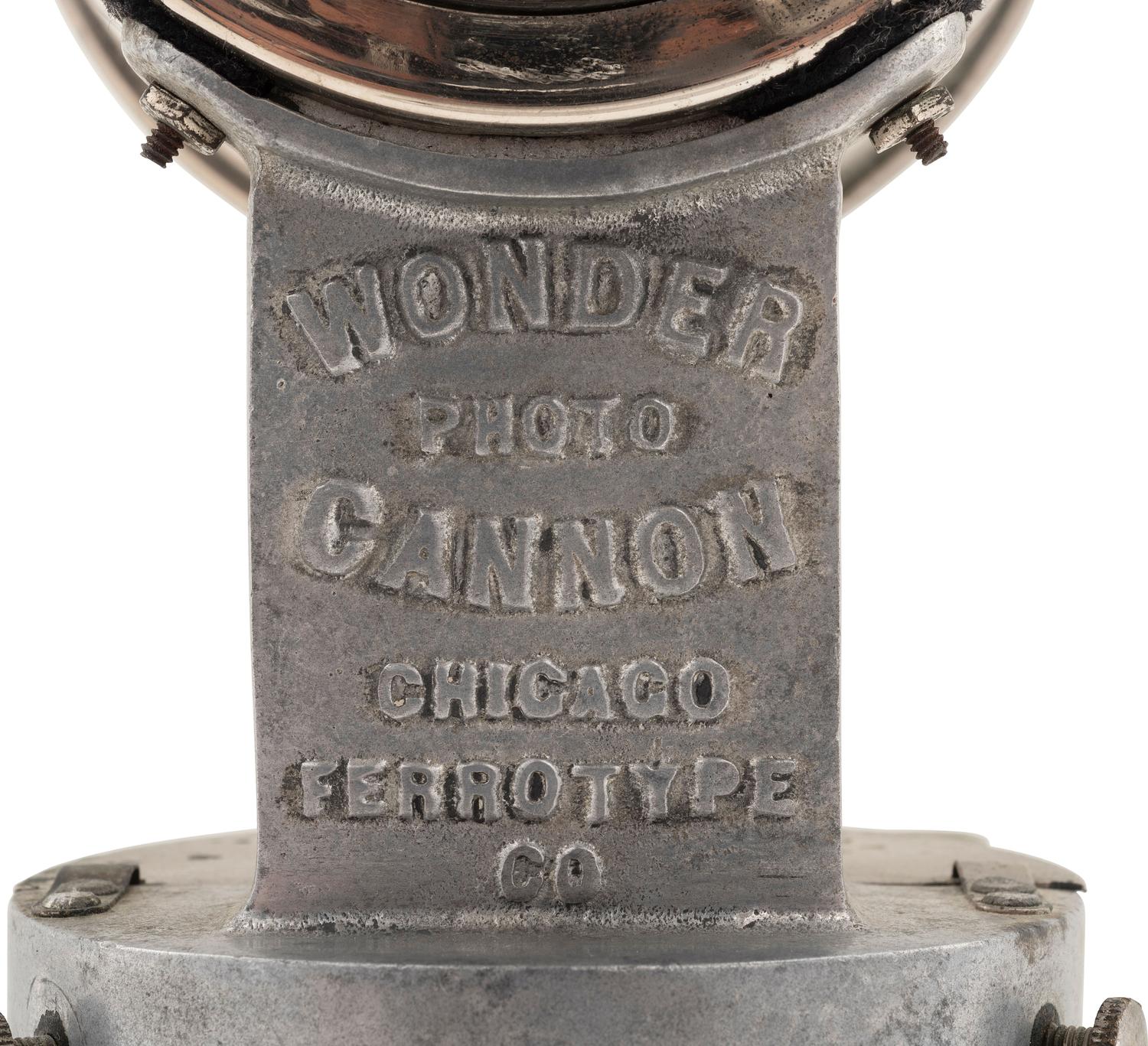 [CAMERAS]. Wonder Automatic Cannon Photo Button Machine.