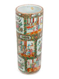 A Chinese Famille Rose Umbrella Stand