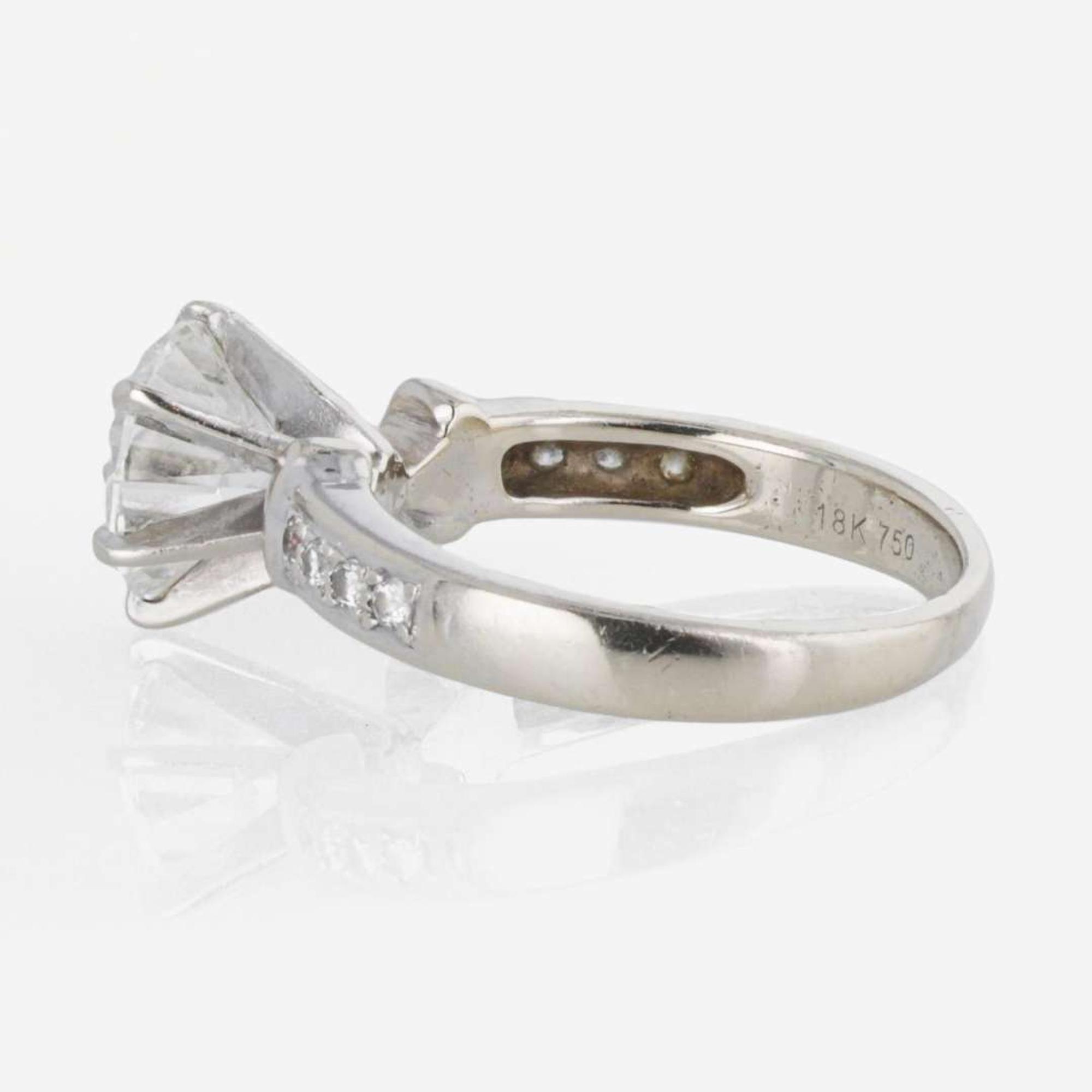 An 18K White Gold 2.00 carat Ladies Diamond Ring with Accent Diamonds 2.00 Brilliant-Round, GIA Certified