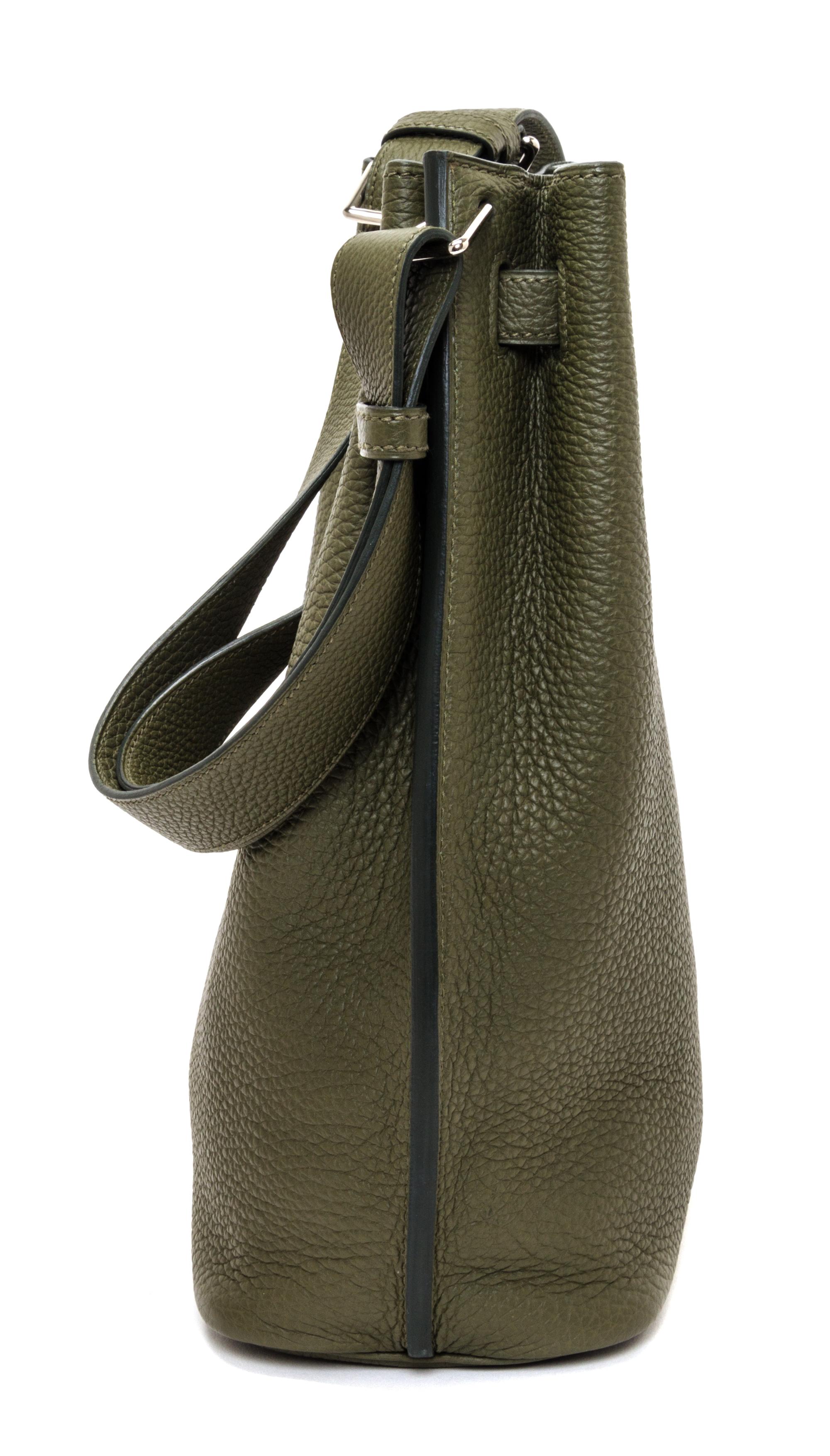 An Hermes Vert Veronese Togo 22cm So-Kelly Handbag, 9" x 11" x 4.5".