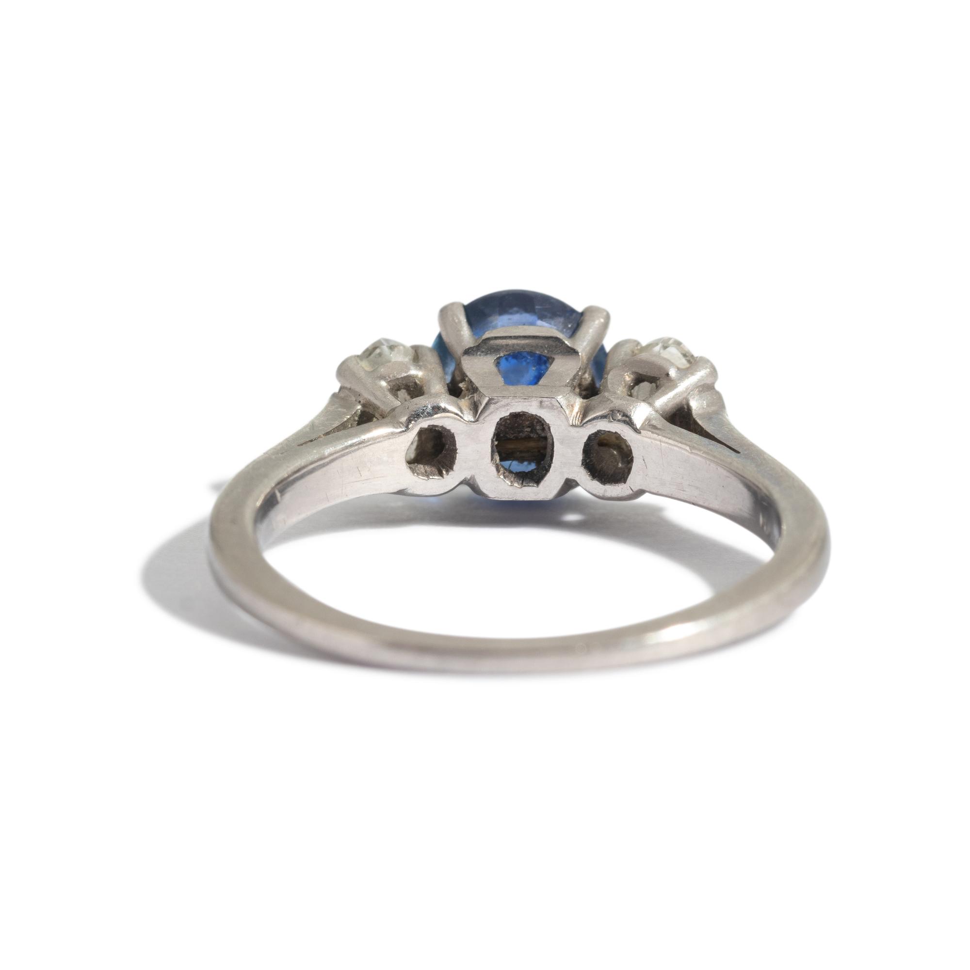 SAPPHIRE AND DIAMOND RING