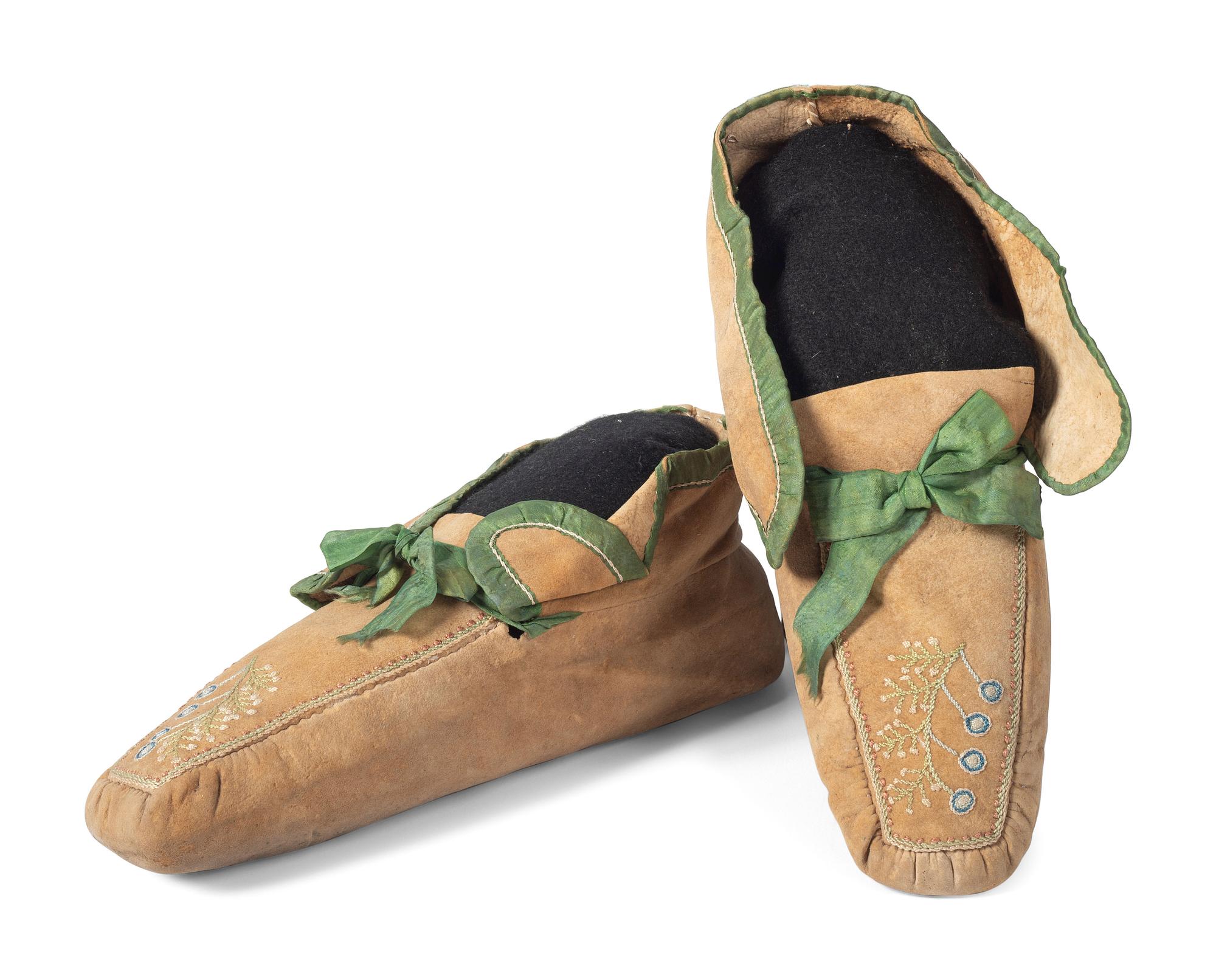 Huron Silk Embroidered Hide Moccasins