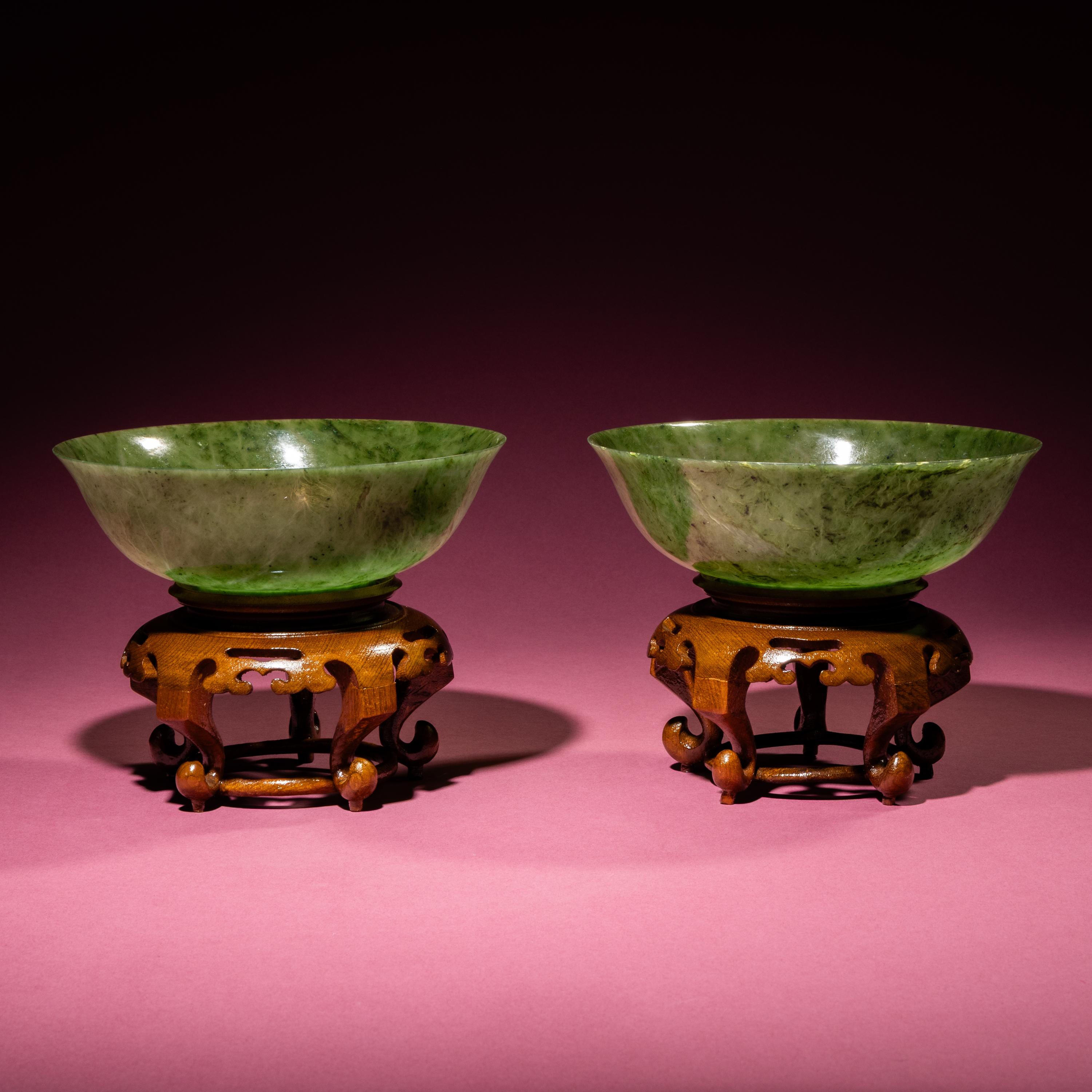 A Pair of Chinese Spinach Jade Bowls, 19th-20th Century — 晚清-民國 碧玉碗一對
