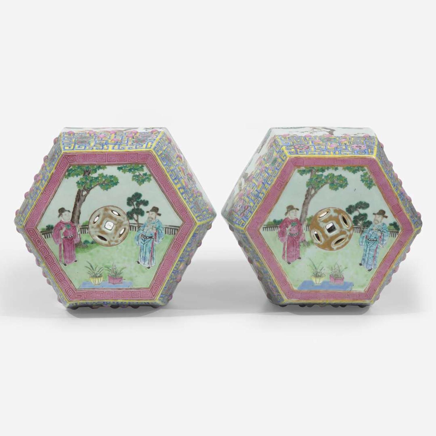 A pair of Chinese famille rose-decorated garden seats 洋彩开光花鸟人物图坐墩 19th/20th century ???????