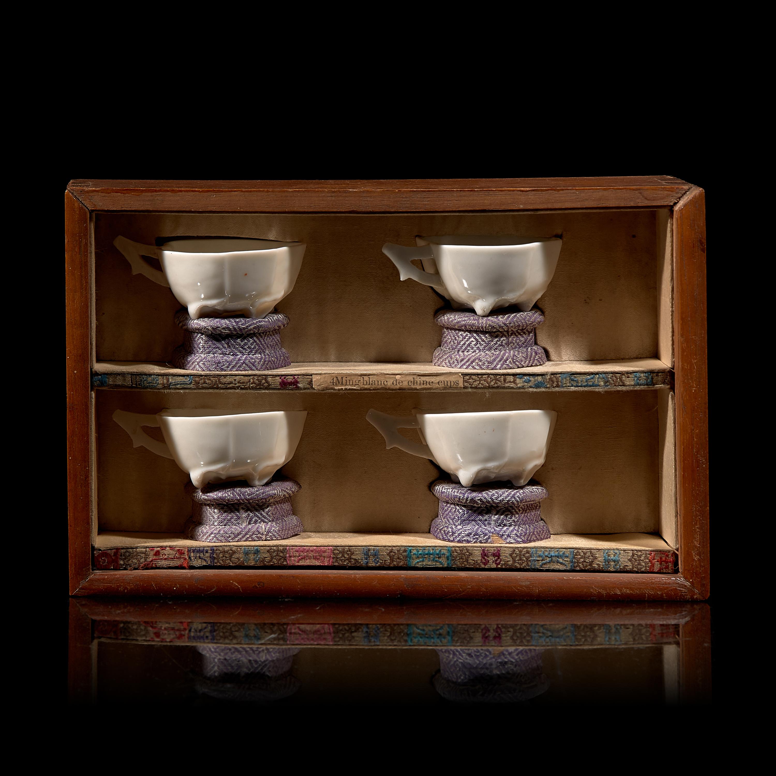 Four Chinese Dehua Blanc de Chine Porcelain Cups, 17th/18th Century 清中期 德化白瓷盃四件