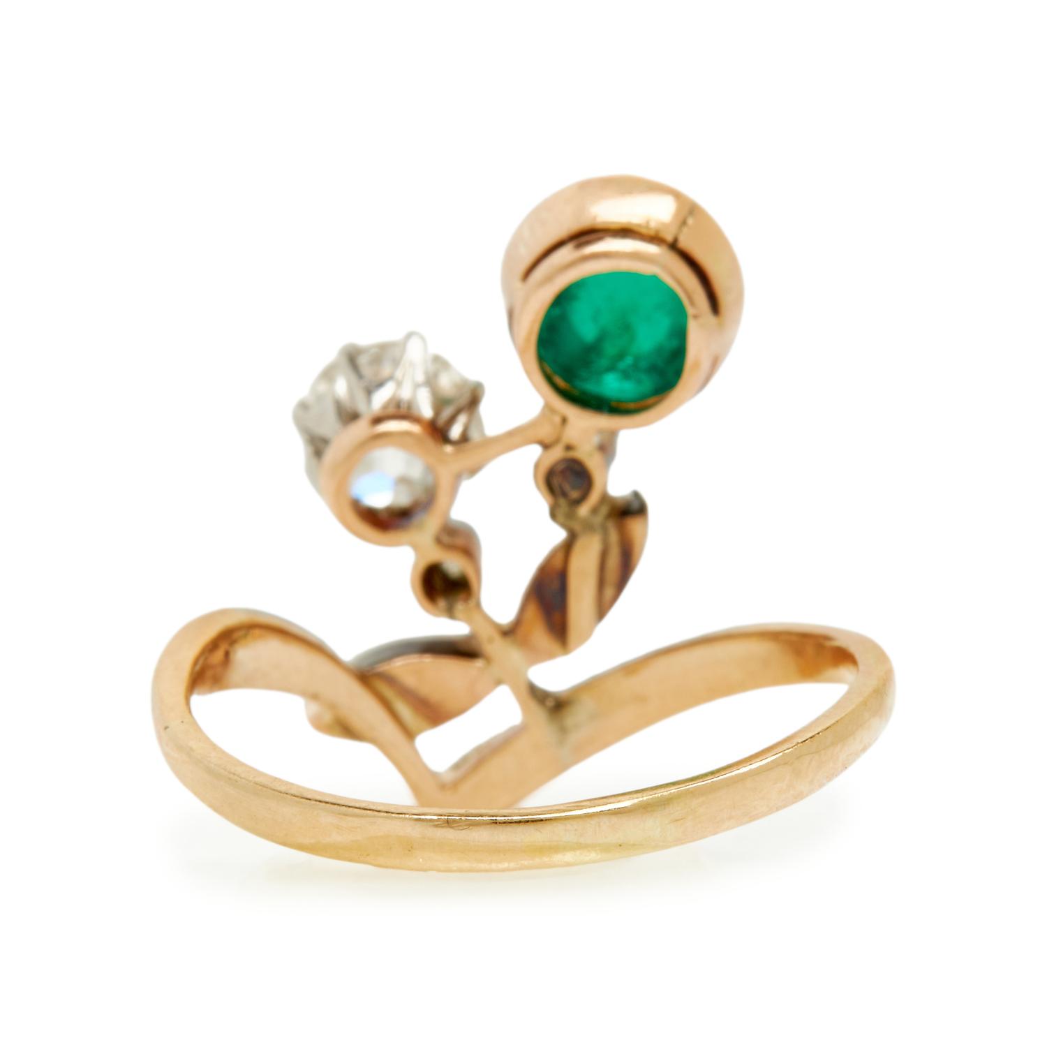 ANTIQUE, EMERALD AND DIAMOND RING