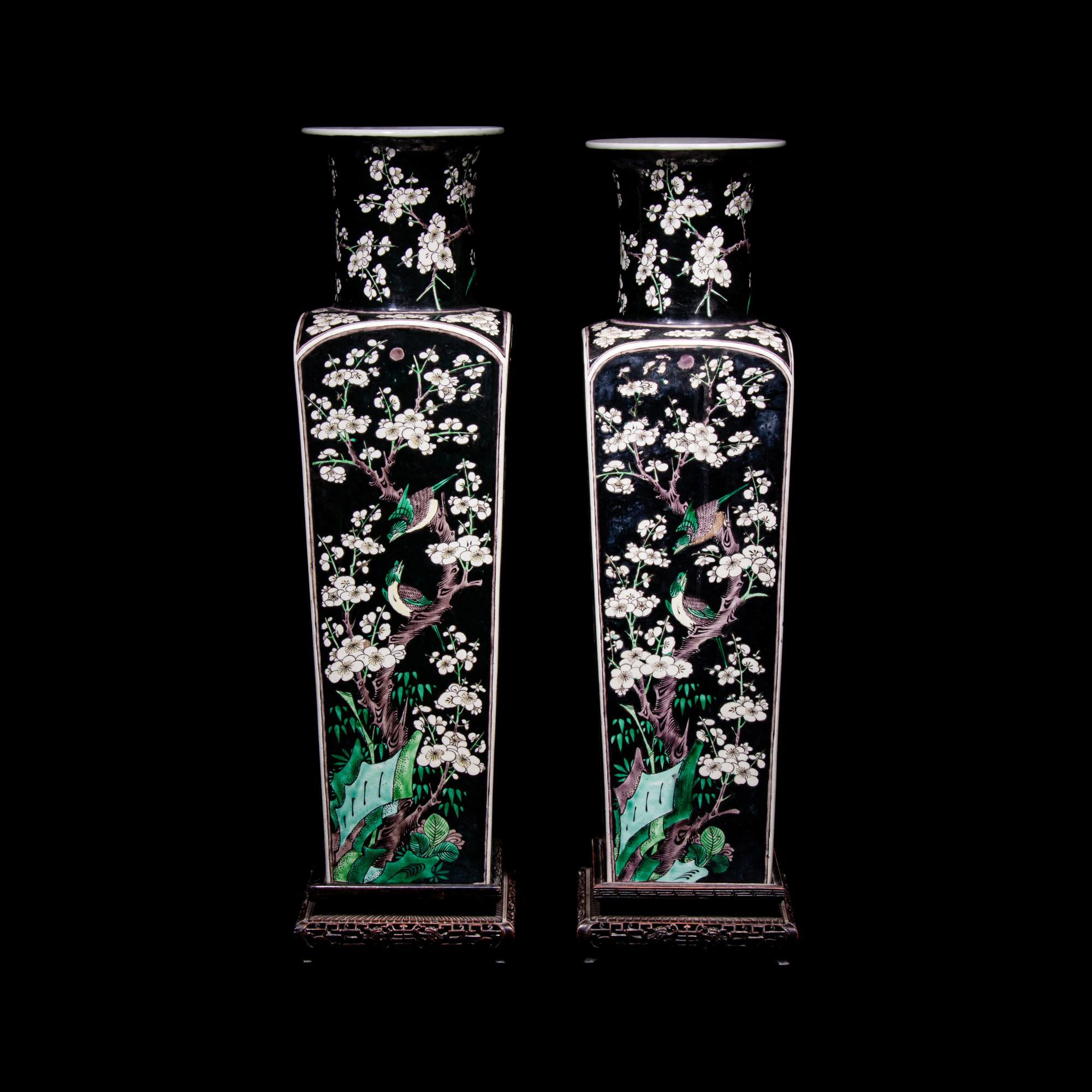 A Pair of Chinese Famille Noire Porcelain Square Vases, 19th Century 清晚期 墨地素三彩喜上眉梢圖方瓶一對