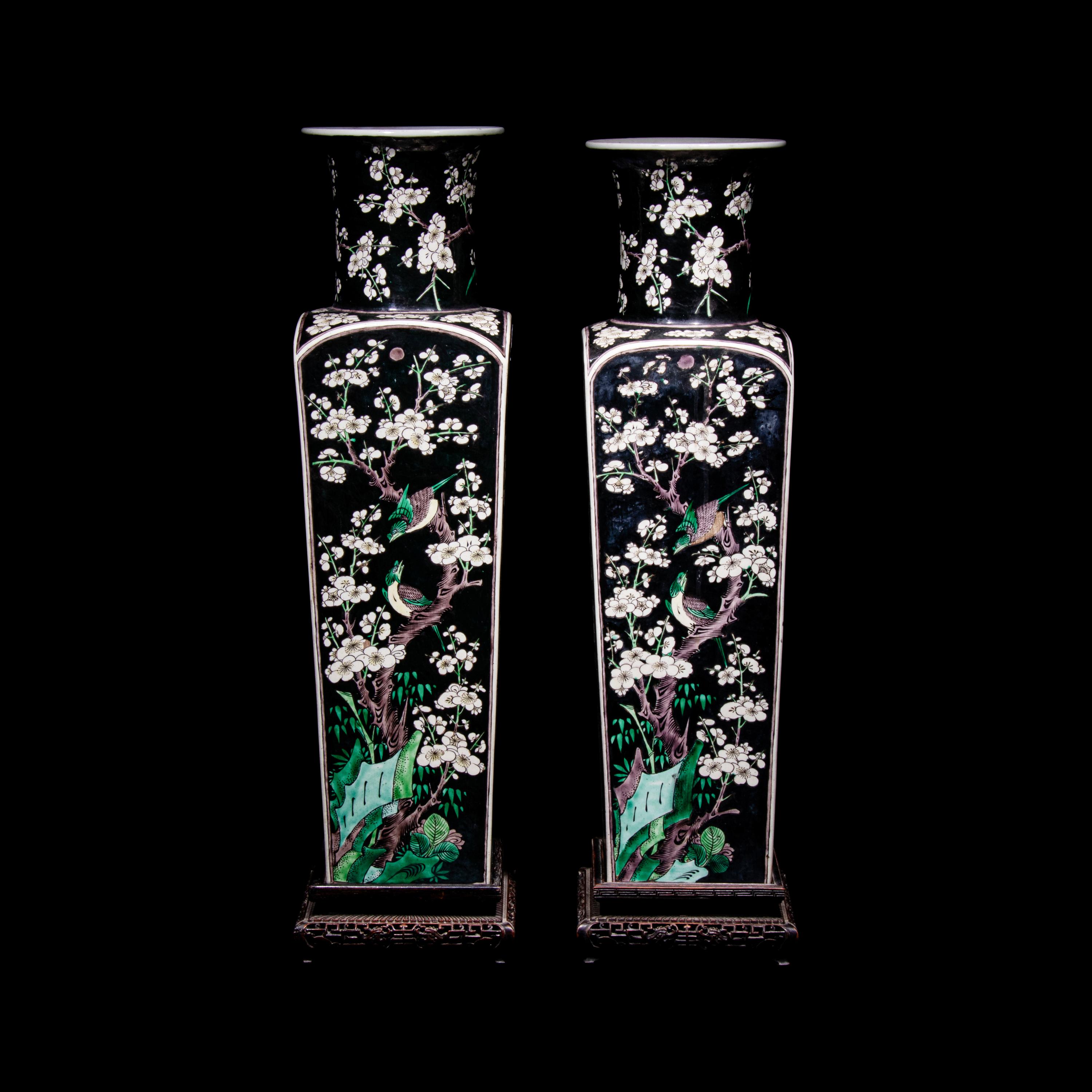 A Pair of Chinese Famille Noire Porcelain Square Vases, 19th Century 清晚期 墨地素三彩喜上眉梢圖方瓶一對