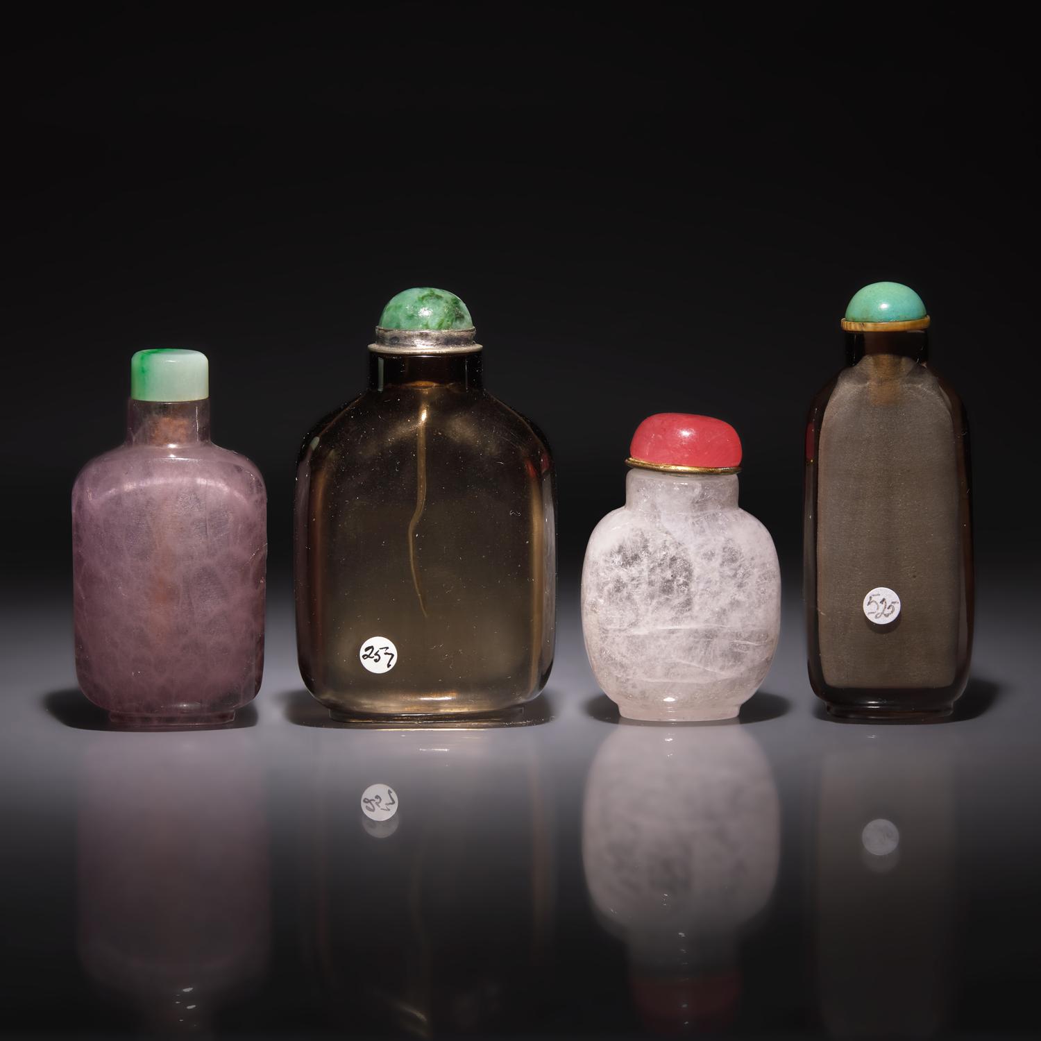 Four Chinese Quartz and Amethyst Snuff Bottles, 19th-20th Century — 晚清-民國 水晶鼻烟壺四支