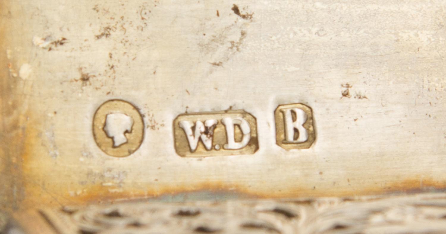 A Victorian Silver Vinaigrette, Maker's Mark W.D., Birmingham, 1851, the lid depicting a view of The Crystal Palace, opening to a scree