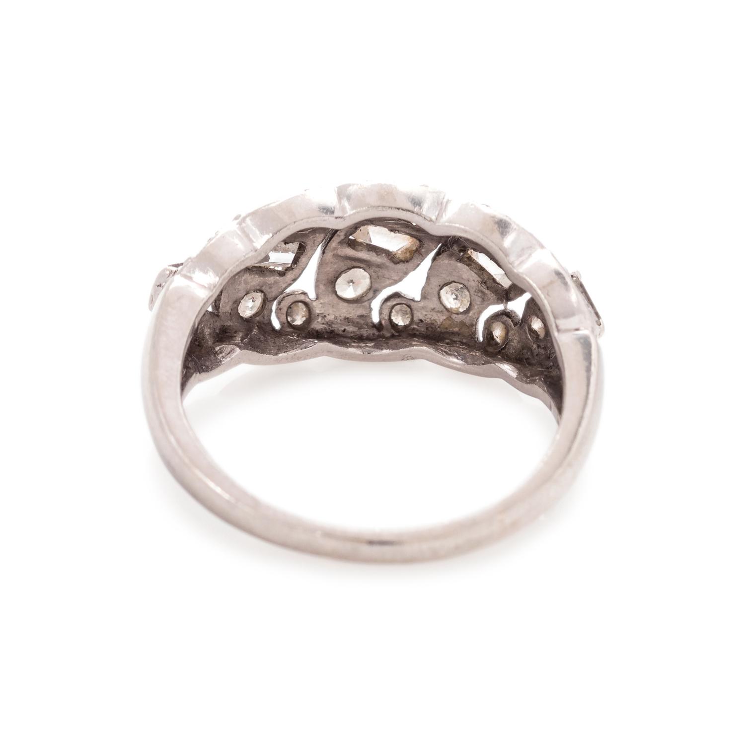 DIAMOND RING