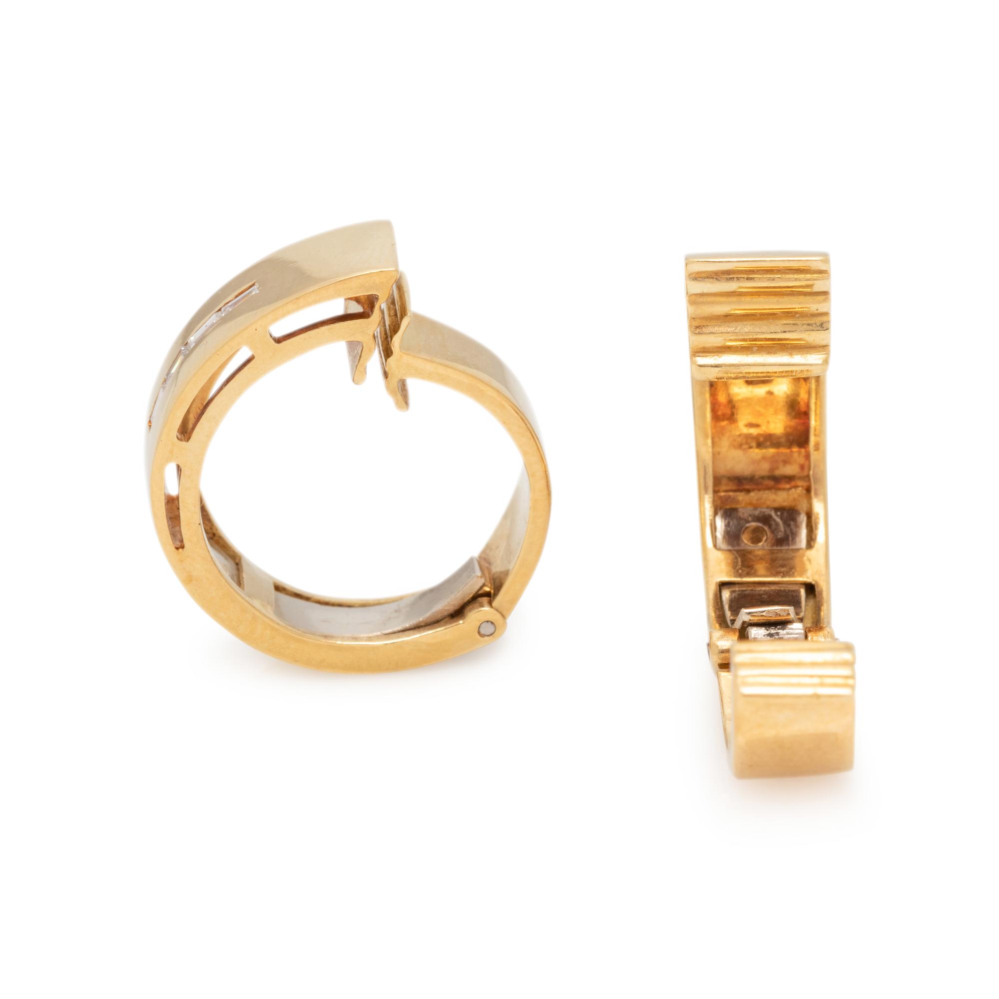 YELLOW GOLD AND DIAMOND HOOP EARCLIPS