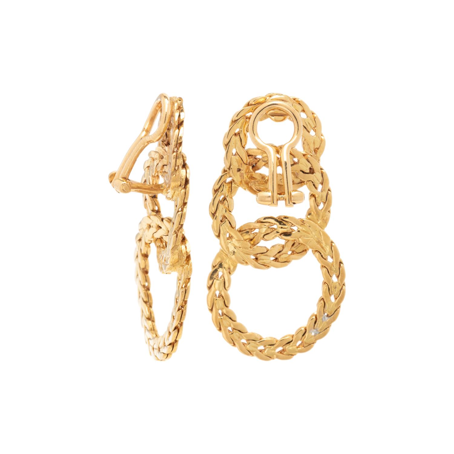 BUCCELLATI, YELLOW GOLD CLIP EARRINGS