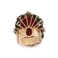 YELLOW GOLD AND CORAL RING