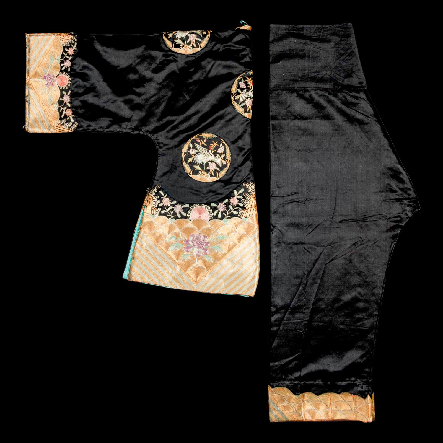 A Set of Chinese Navy Ground Embroidered Silk 'Crane' Jacket and Matching Pants, 19th Century 清晚期 石青地盤金綉團鶴紋女褂褲一套