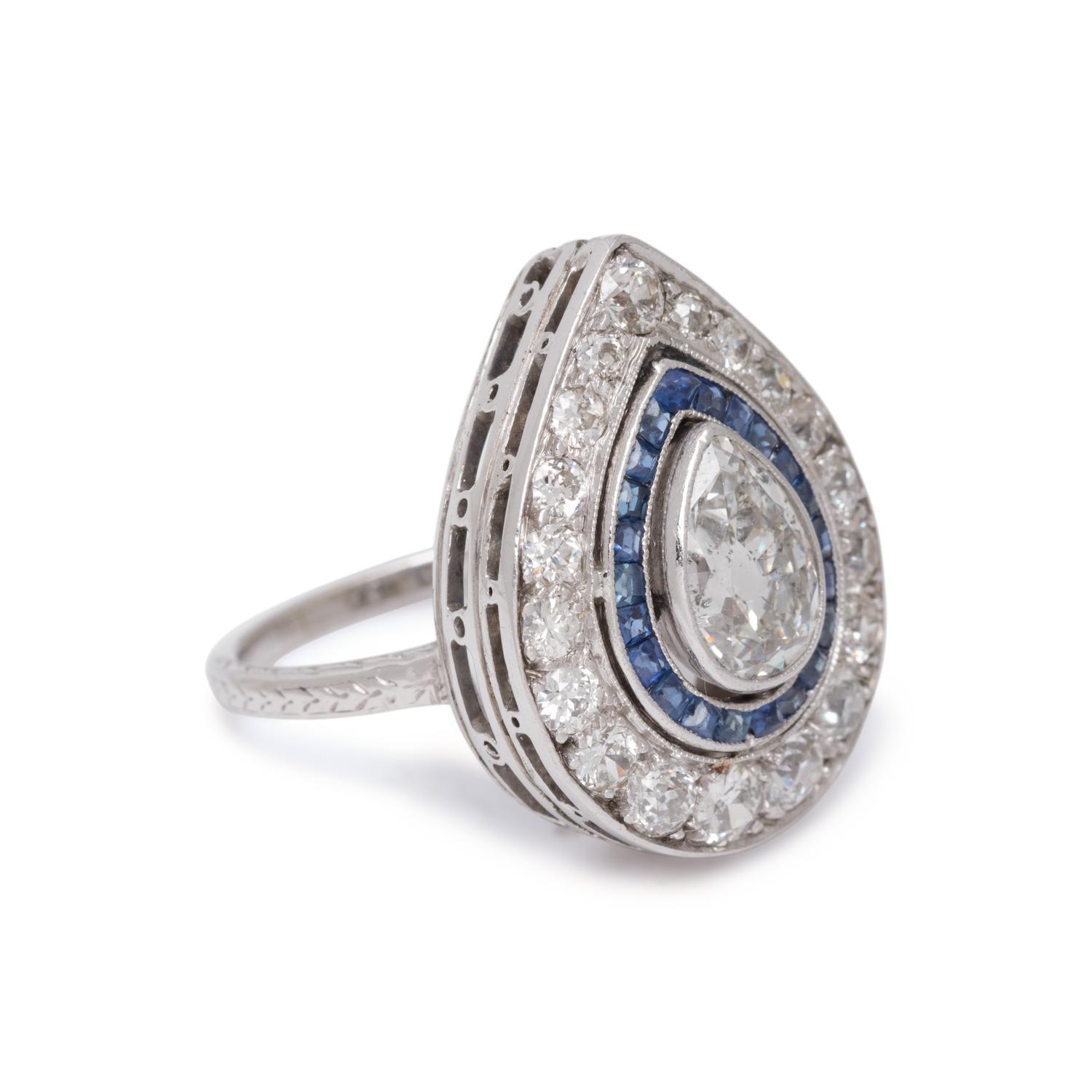 DIAMOND AND SAPPHIRE RING