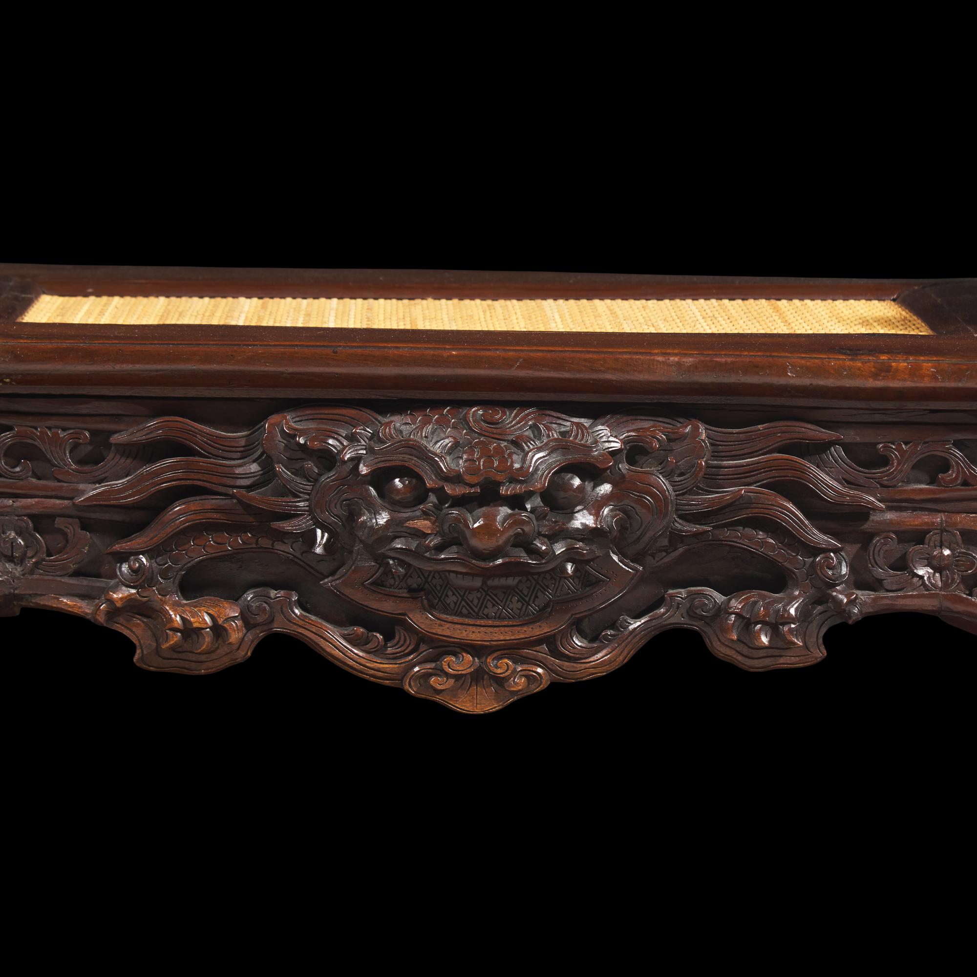 An Unusual Chinese Carved Hardwood Bench, 20th Century 二十世紀 硬木長椅