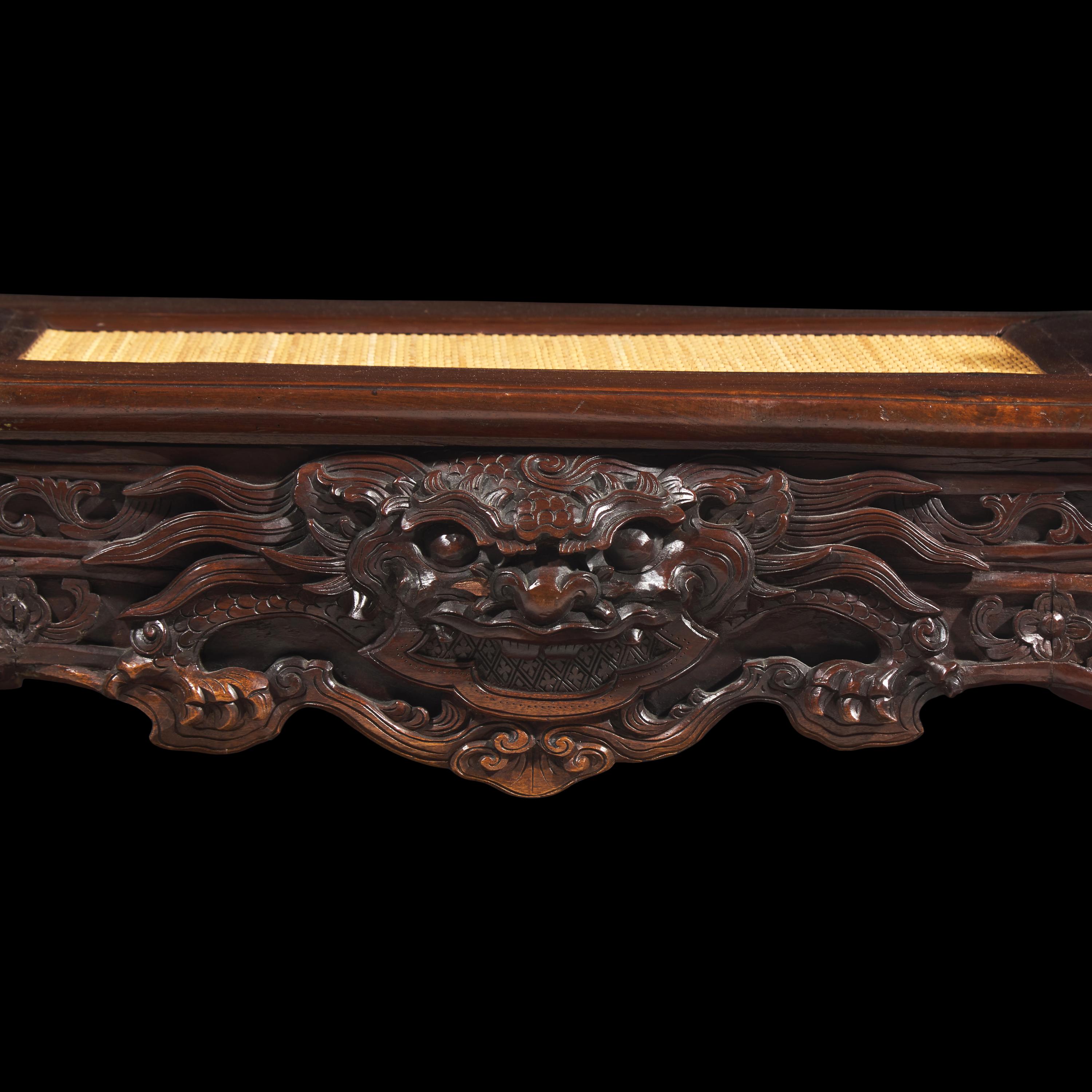 An Unusual Chinese Carved Hardwood Bench, 20th Century 二十世紀 硬木長椅