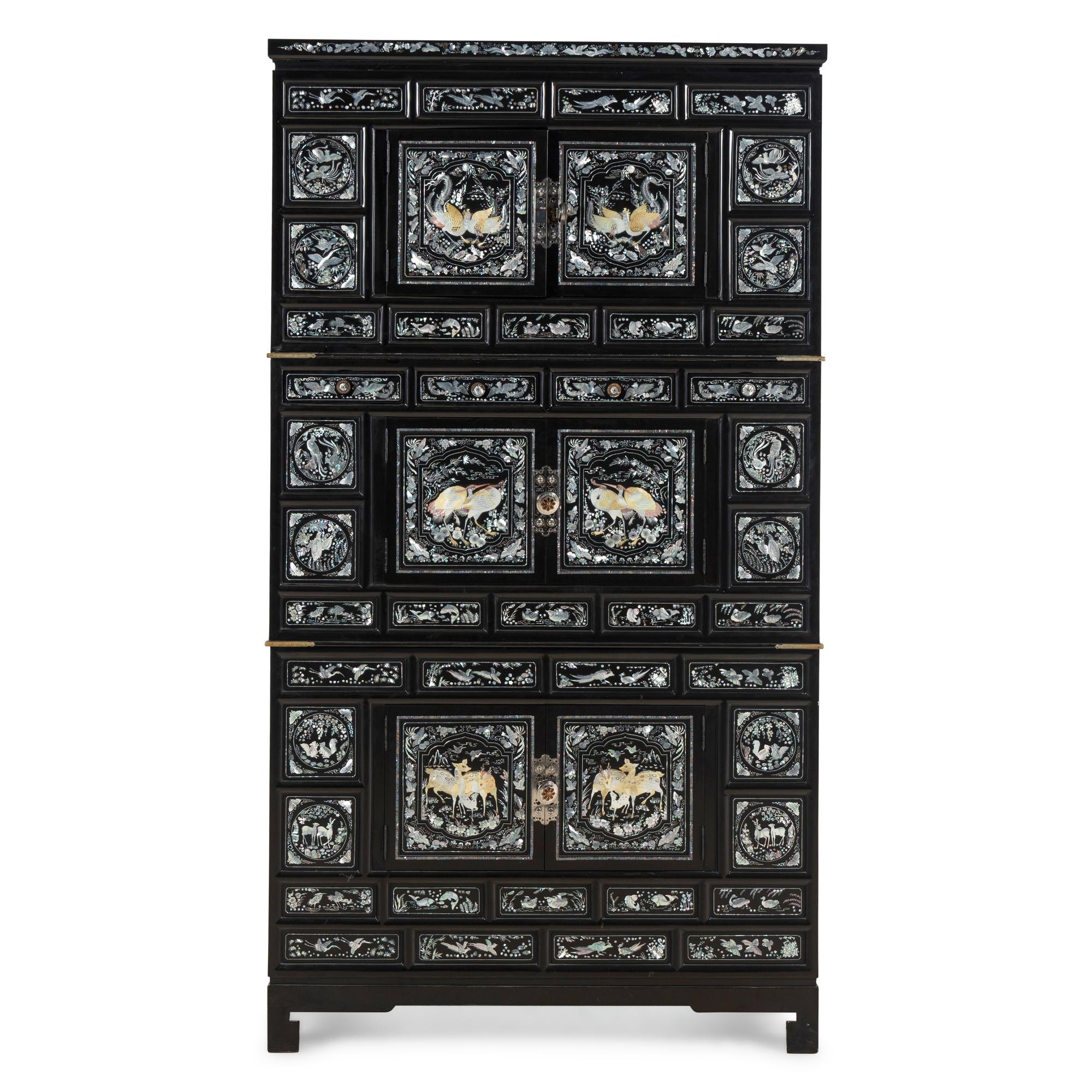A Korean Mother-of-Pearl Inset Black Lacquer Chest, 20th Century — 近代 韓國黑漆嵌螺鈿大櫃