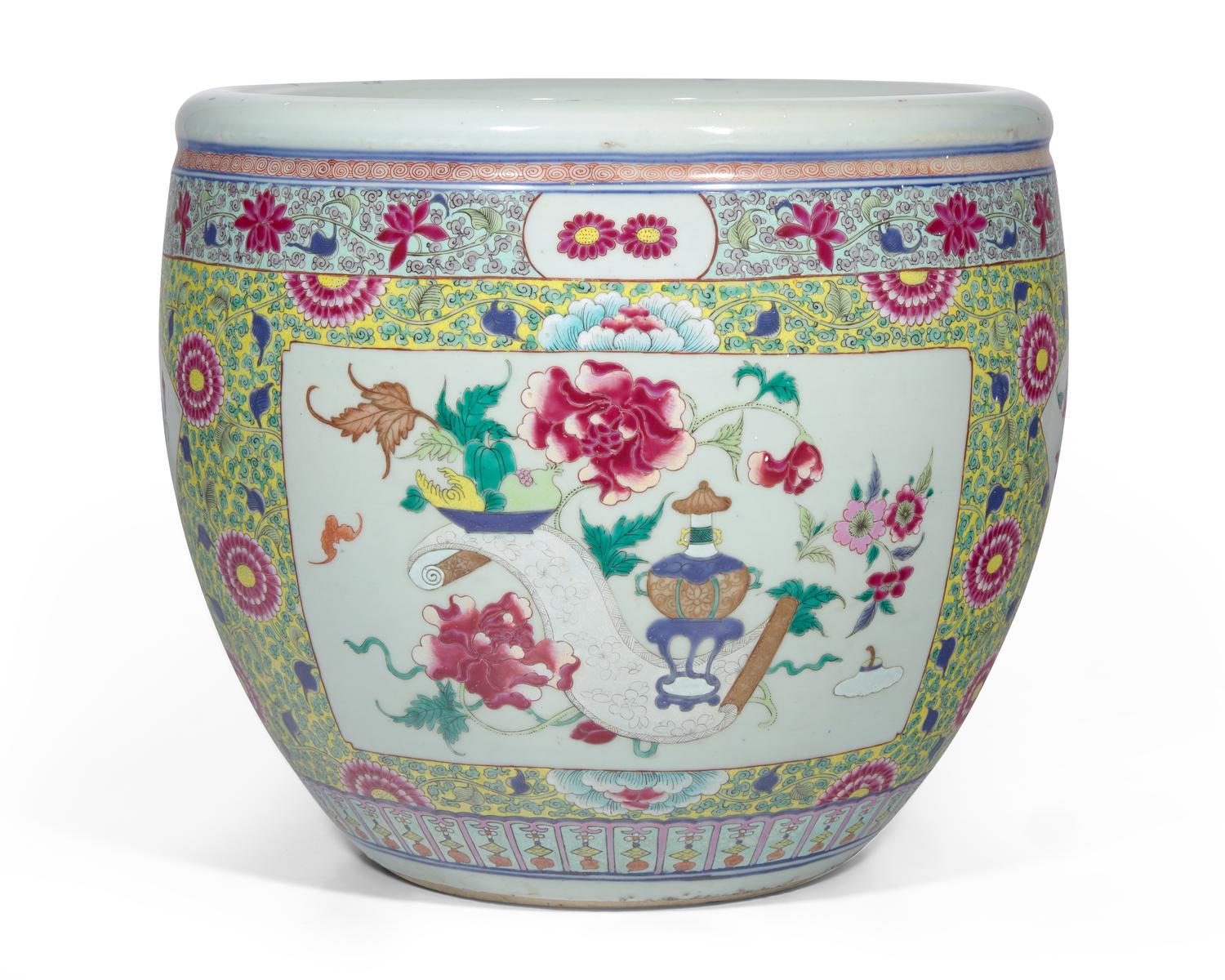 A large Chinese Famille Rose-decorated yellow-ground jardiniere, 19th to early 20th century