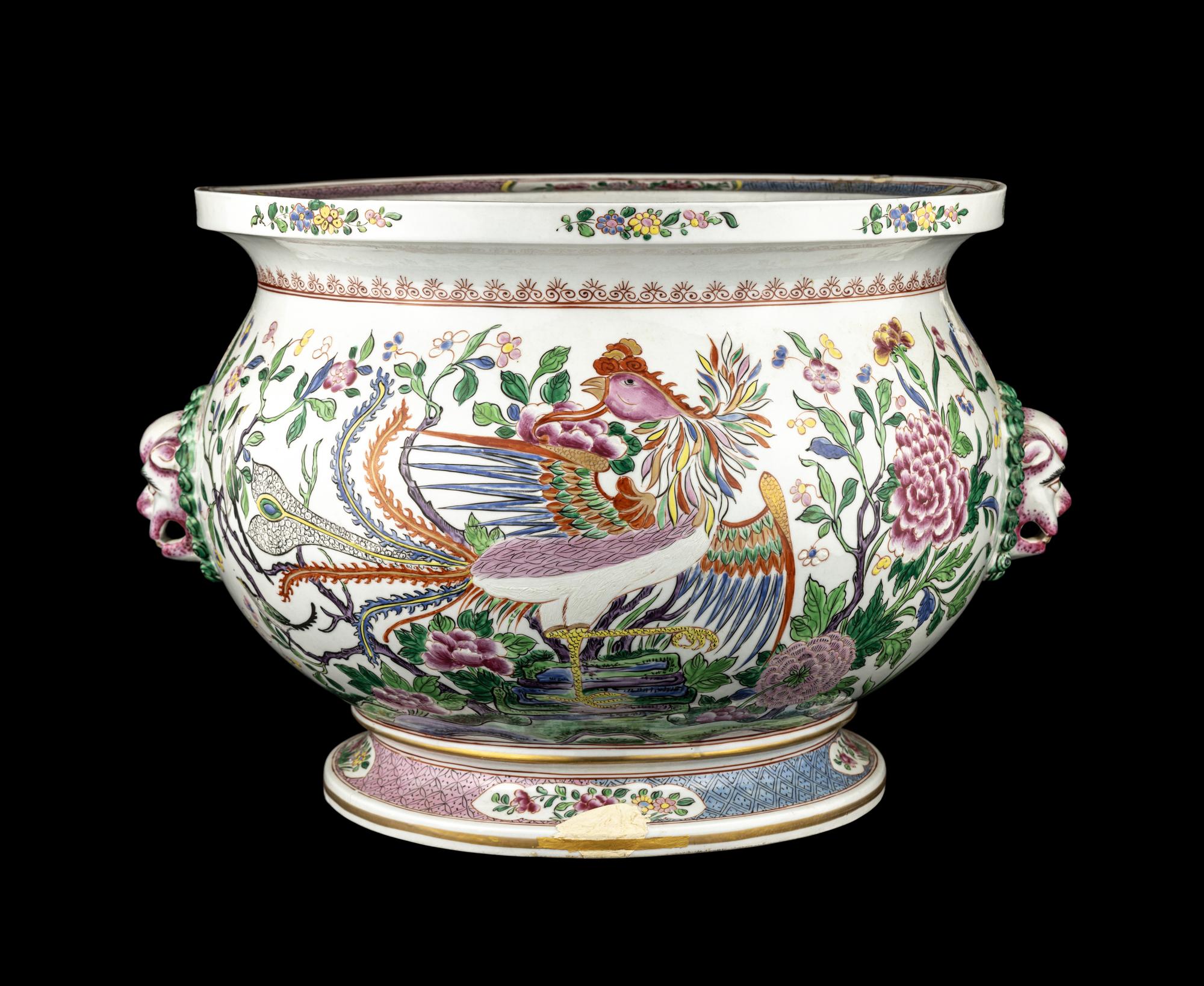 A Large Chinese Famille Rose Porcelain Jardiniere