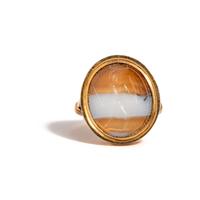 A Neoclassical Gold and Banded Agate Finger Ring with a Warrior on Guard