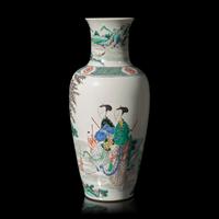 A Chinese Famille Verte Baluster Vase, Chenghua Six-Character Mark 成化六字款 五彩人物圖瓶