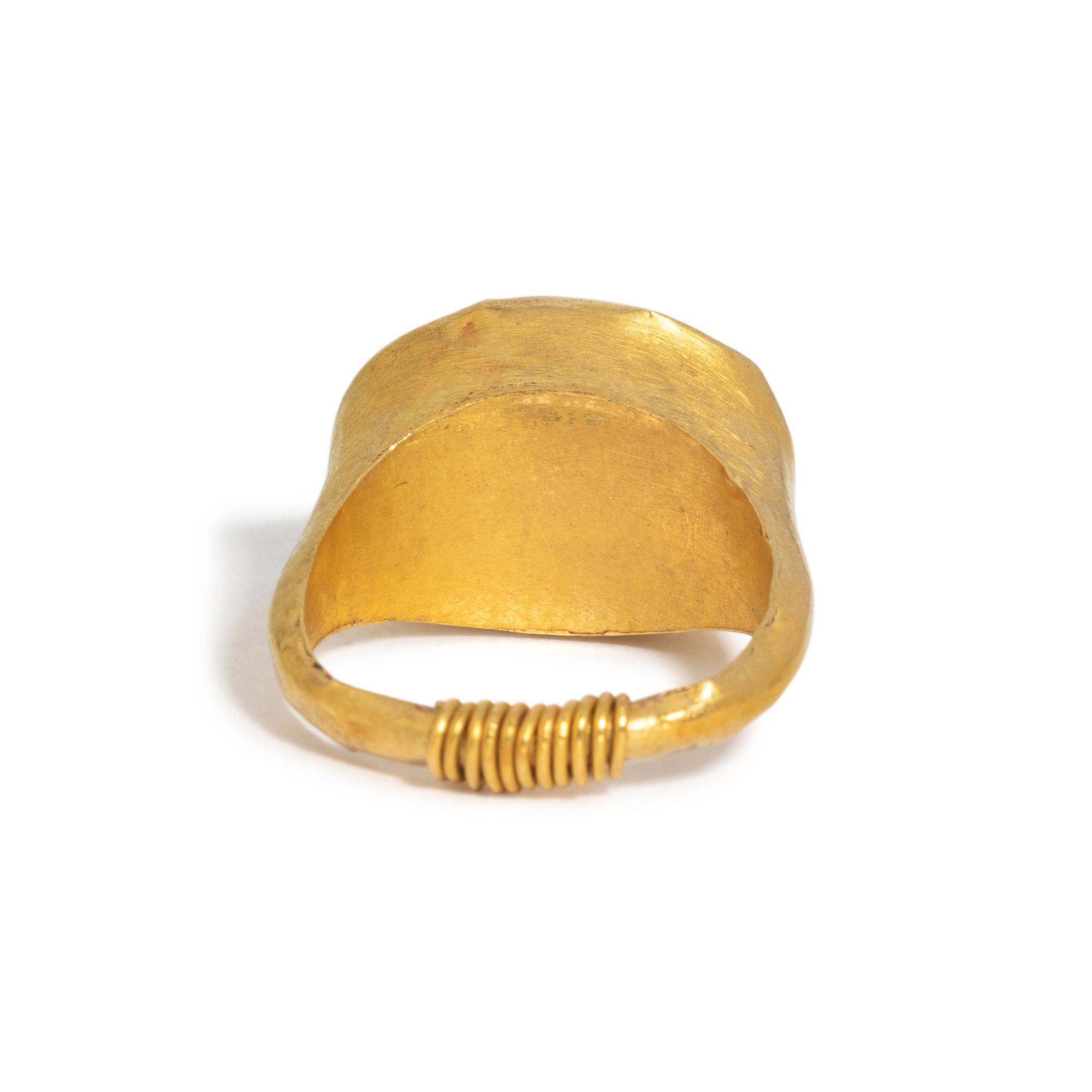 A Roman Gold and Banded Agate Finger Ring with the Goddess Diana