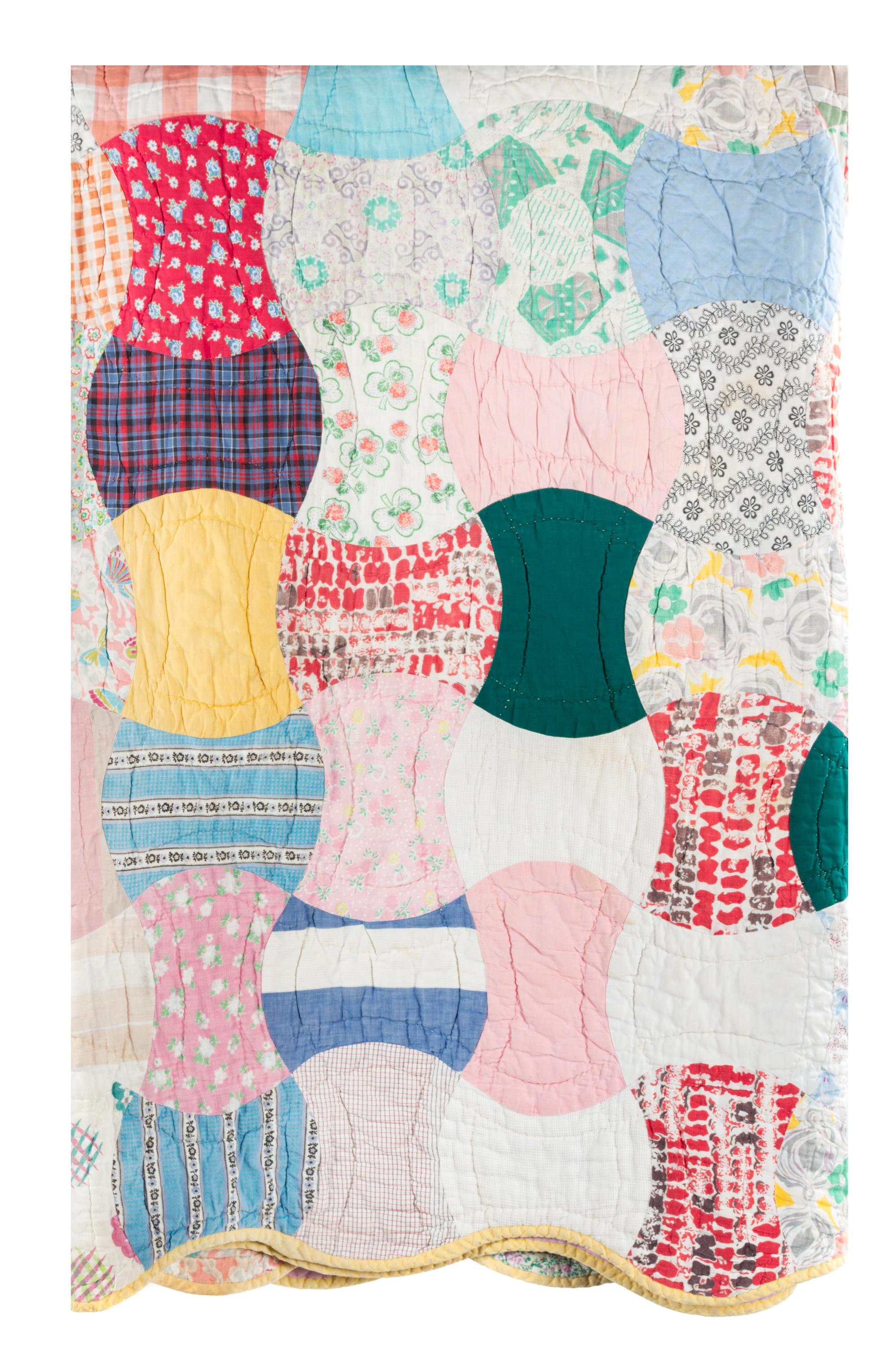 An American Patchwork Quilt Length 66 x width 82 inches. — 20TH CENTURY