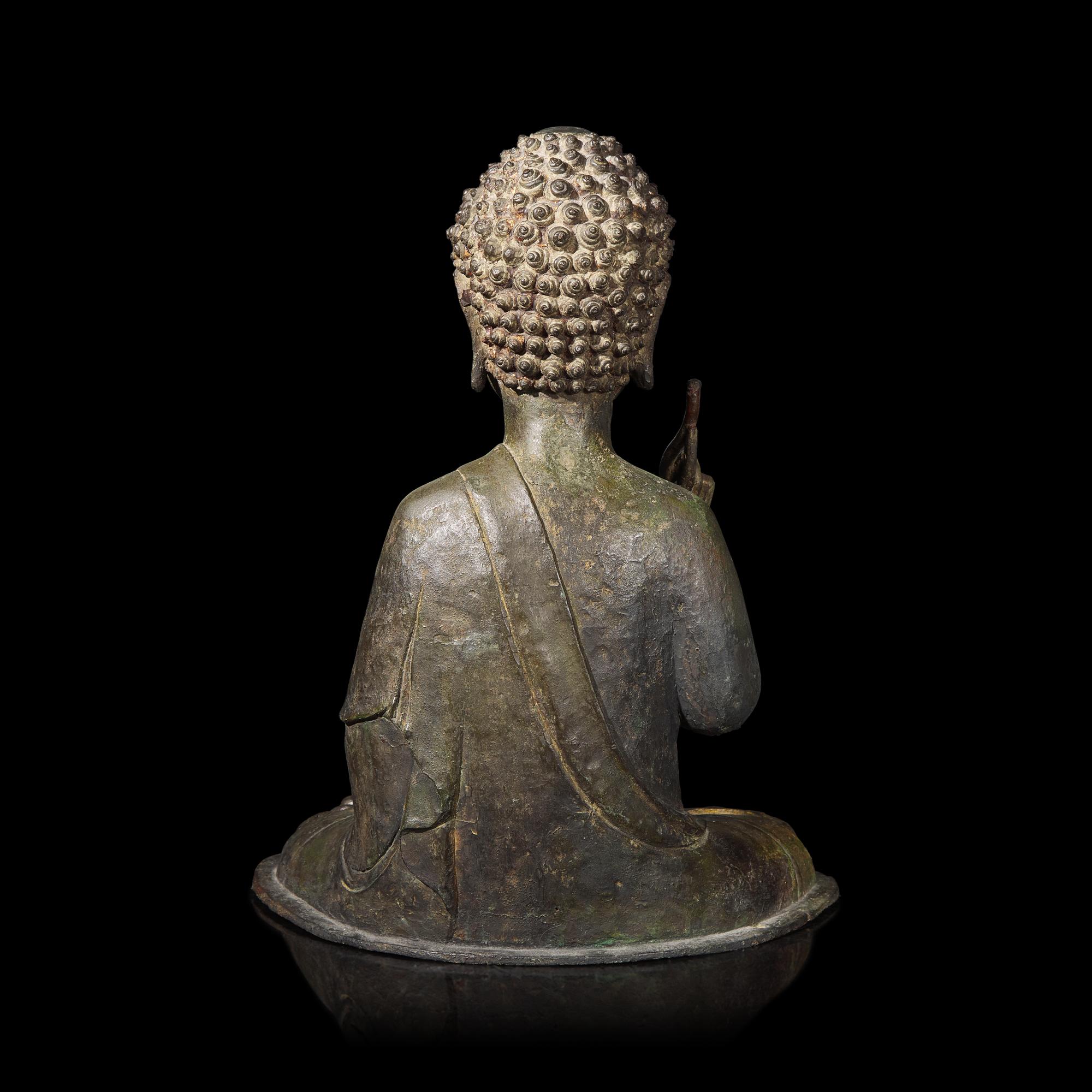 A Korean Bronze Figure of a Seated Tathagata Buddha, 14th Century 十四世紀朝鮮王朝 青銅如來坐像