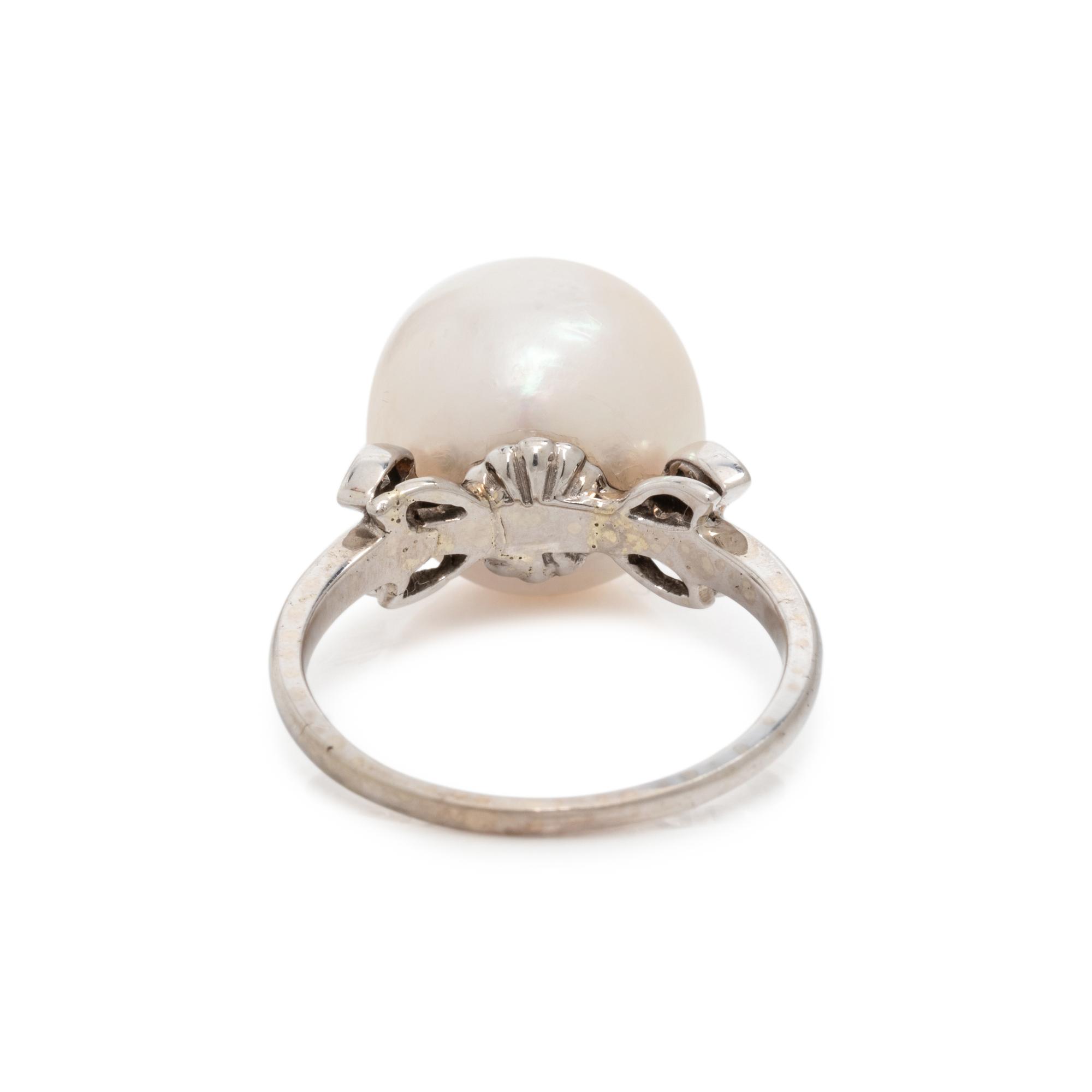 CULTURED SOUTH SEA PEARL AND DIAMOND RING
