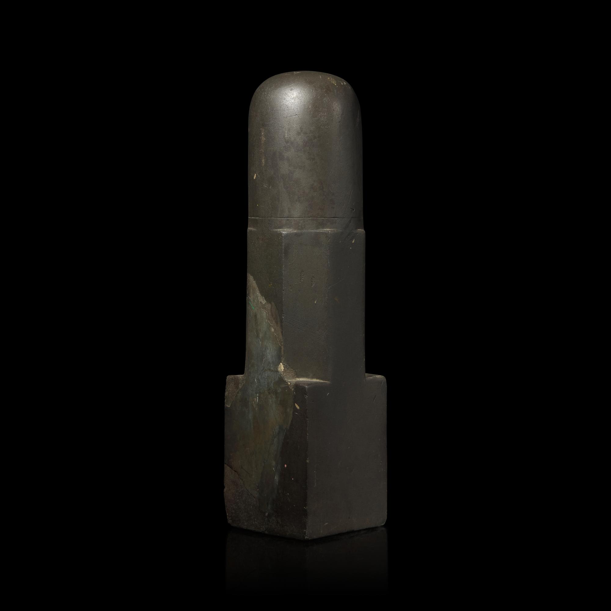 A Khmer Stone Lingam, C. 12th-13th Century 十二-十三世紀 高棉石雕林伽