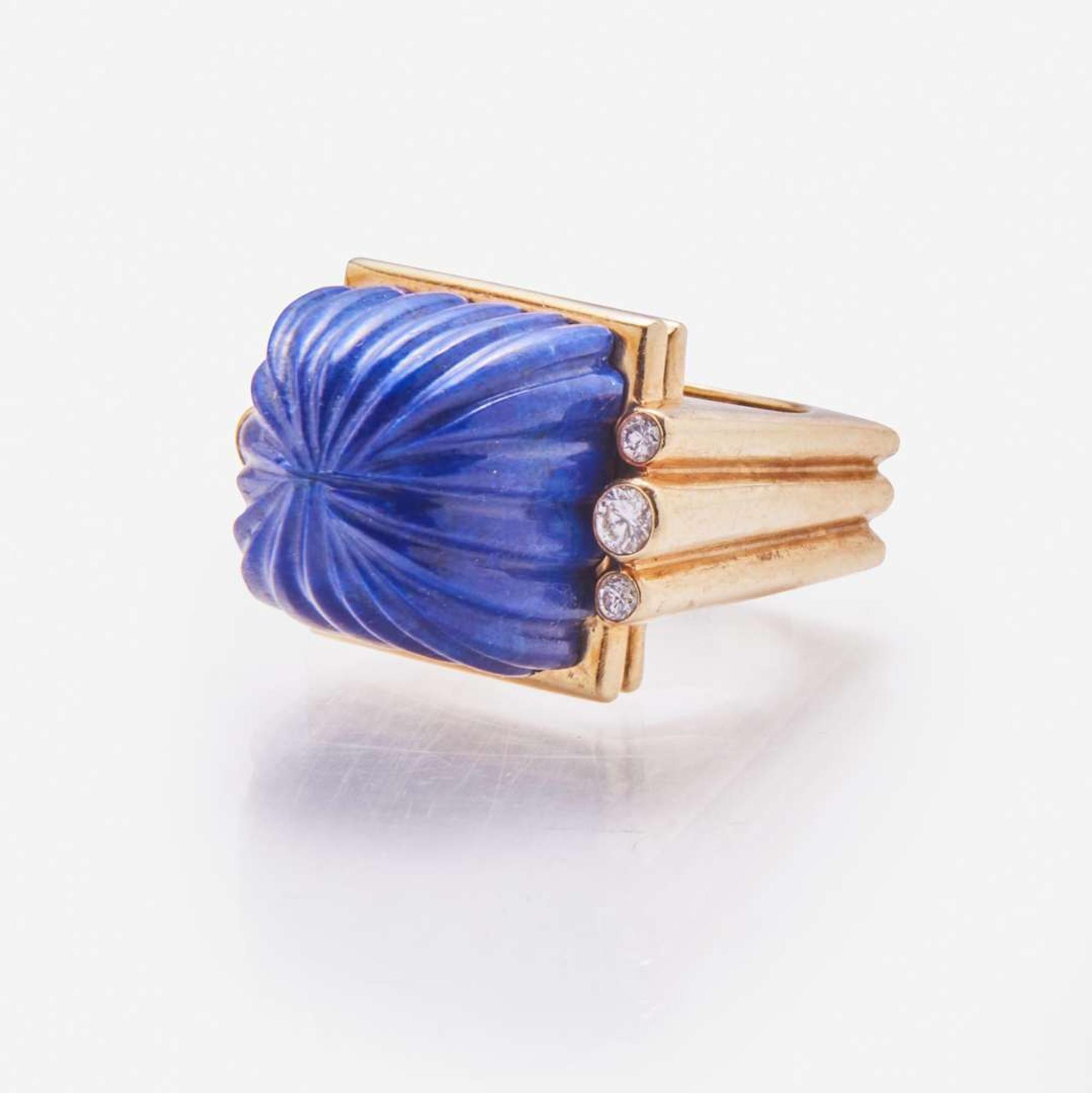 An 18K Yellow Gold, Lapis Lazuli, and Diamond Ring