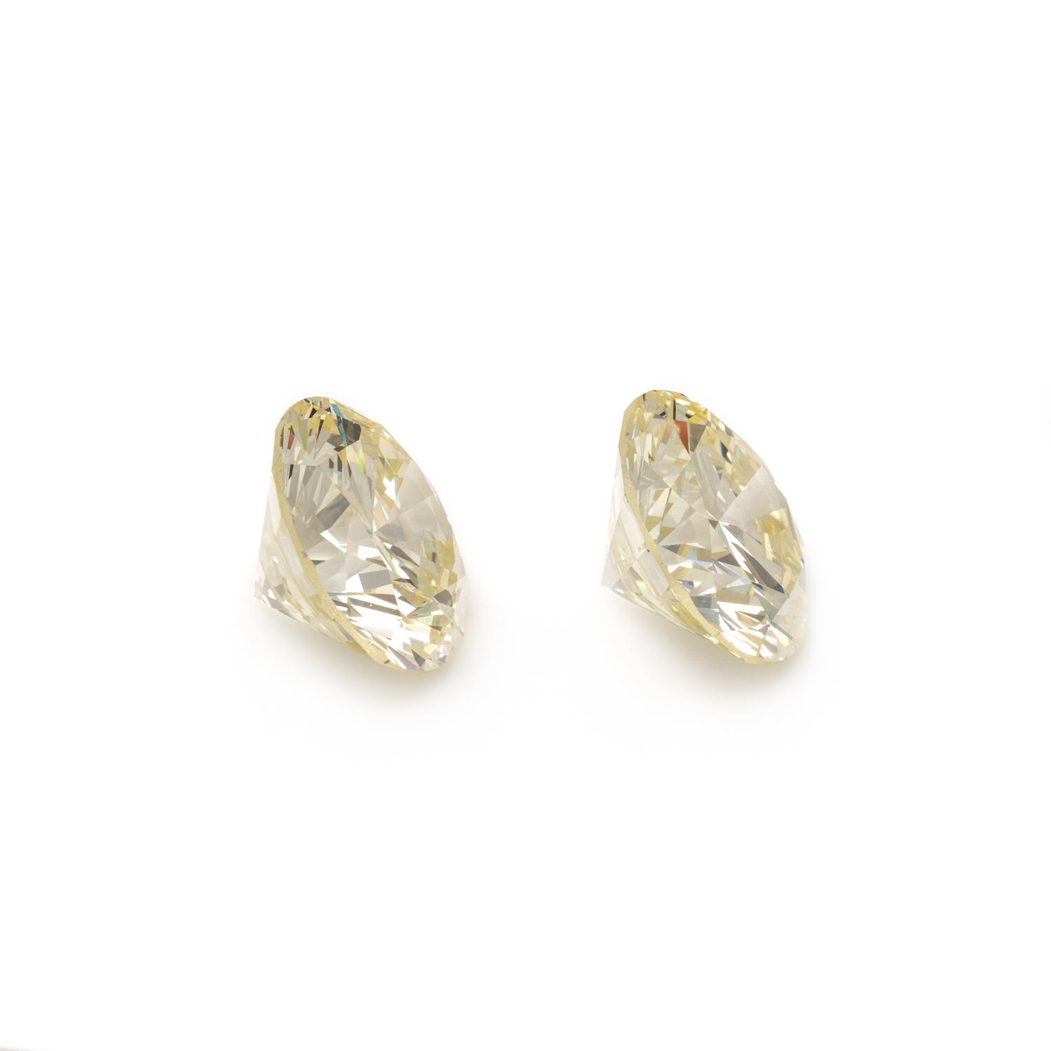 DIAMOND STUD EARCLIPS