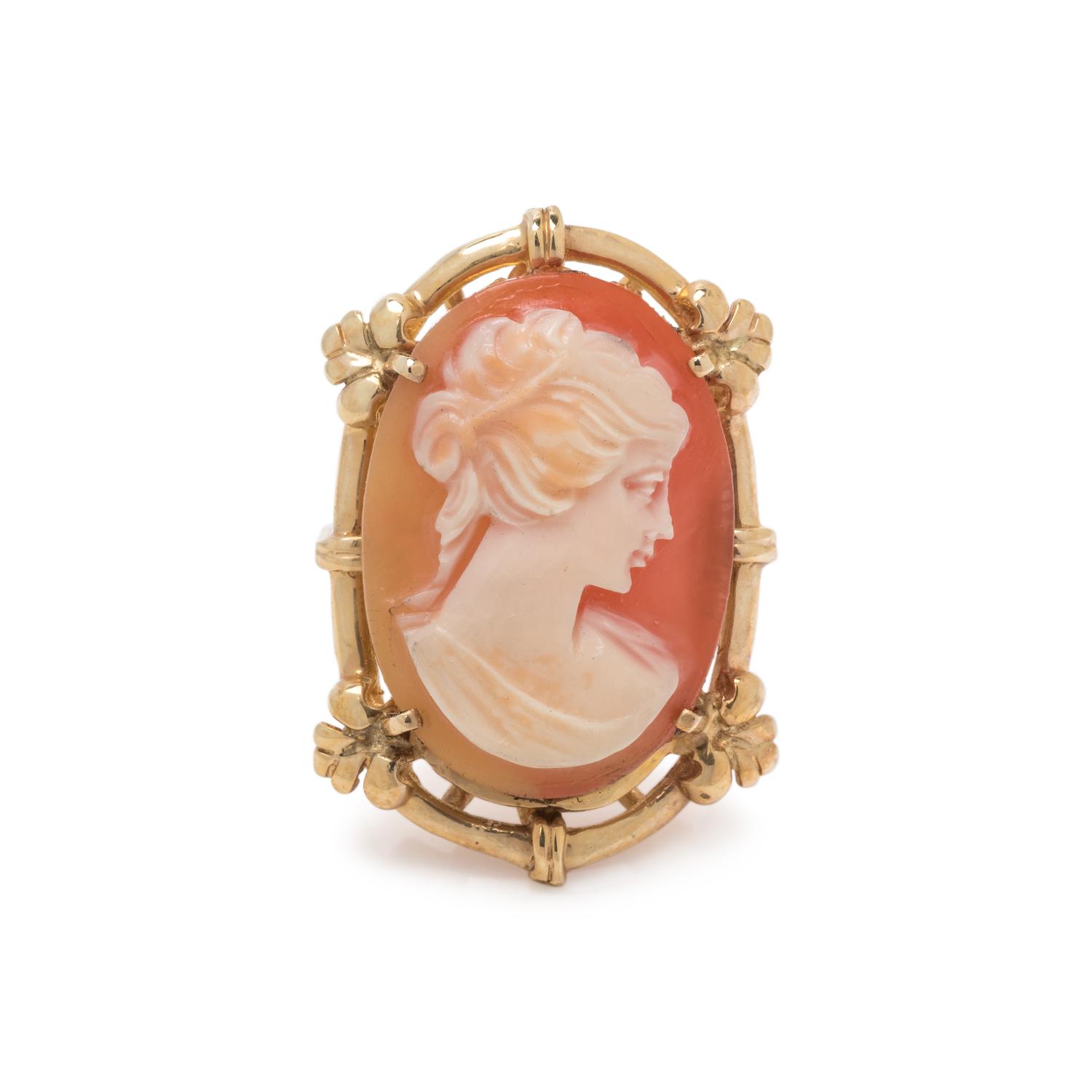 YELLOW GOLD AND CAMEO RING