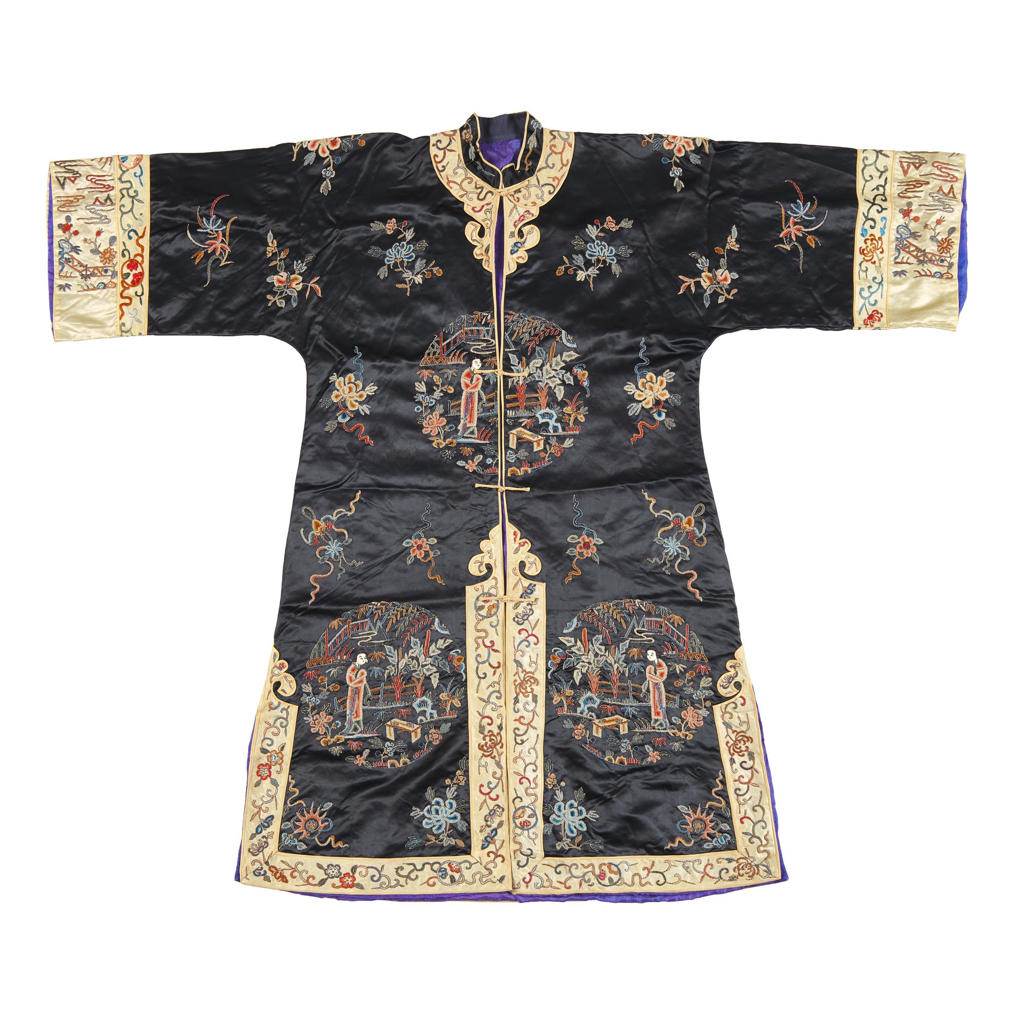 Two Chinese Embroidered Silk Robes, 20th century — 近代 絲織綢緞長袍兩件