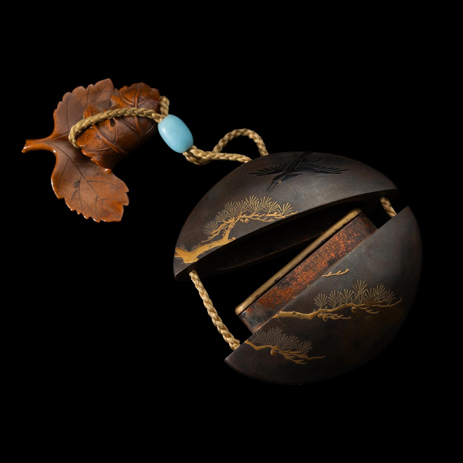 A Japanese Gold and Black Lacquer Single-Case Inro, Edo Period
