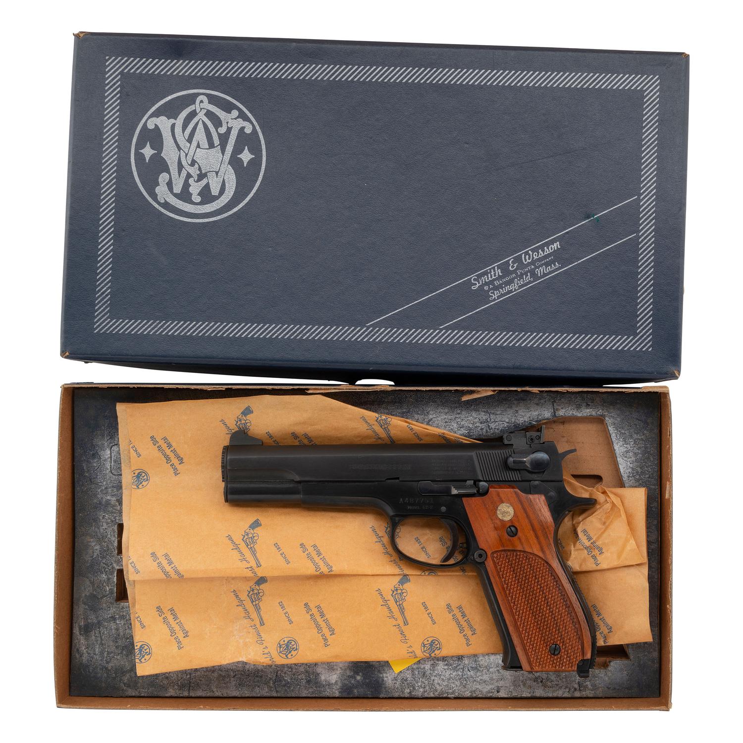 *Smith & Wesson Model 52-2 Pistol in Factory Box