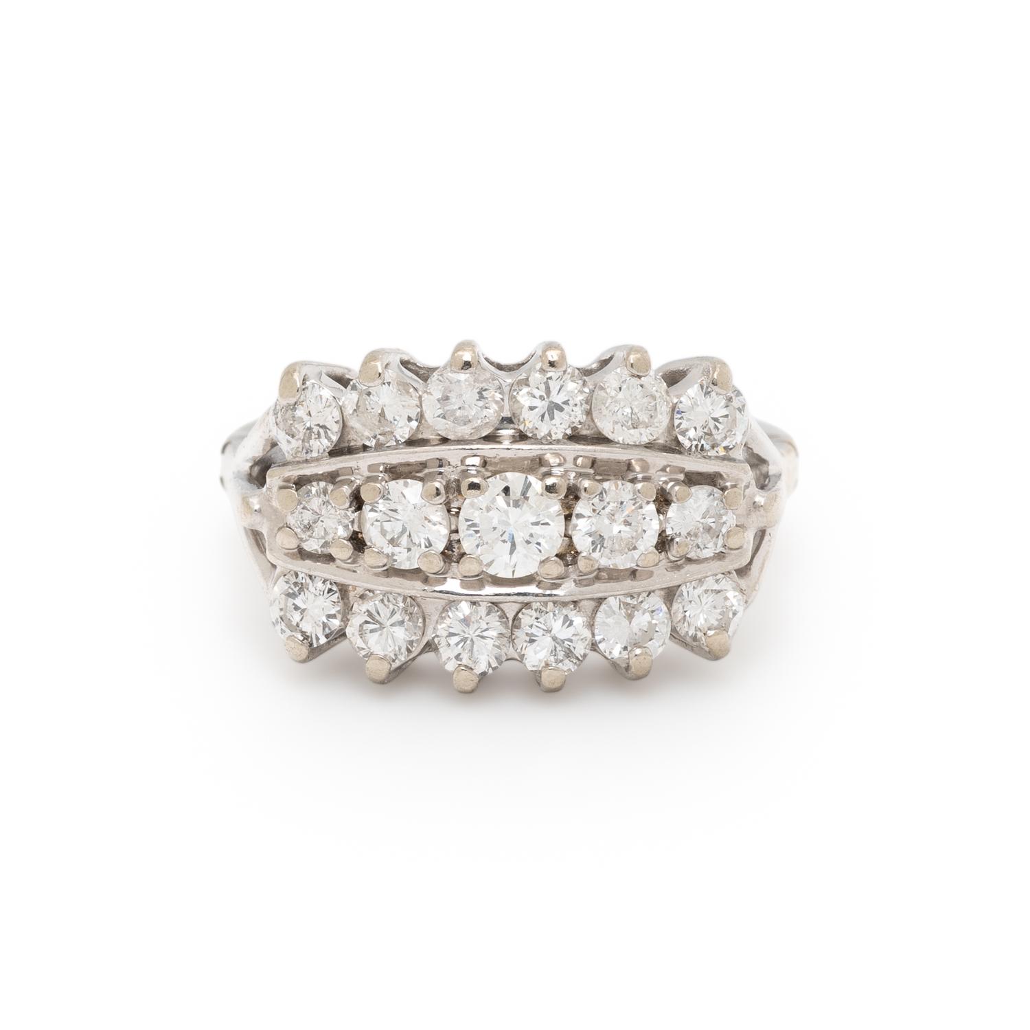 WHITE GOLD AND DIAMOND RING