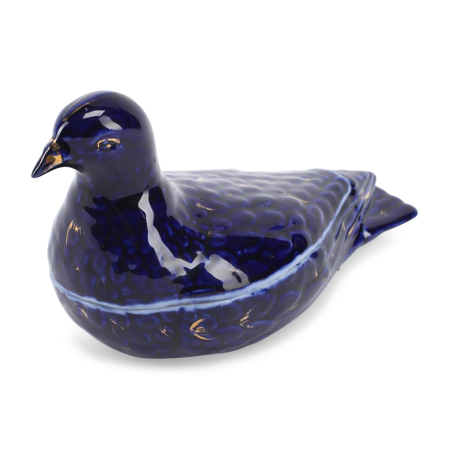A Russian Porcelain Dove-Form Box