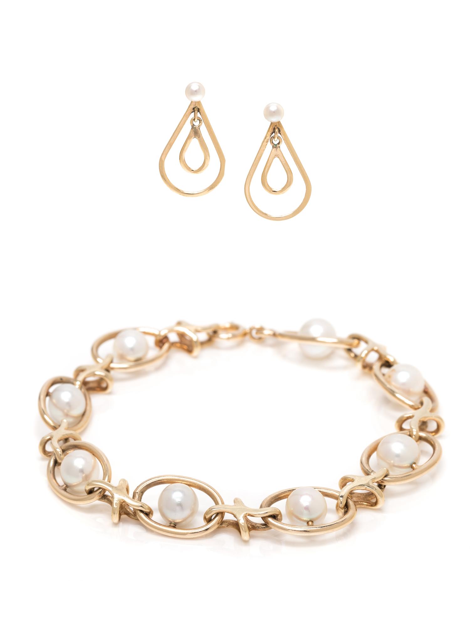 COLLECTION OF YELLOW GOLD AND CULTURED PEARL JEWELRY