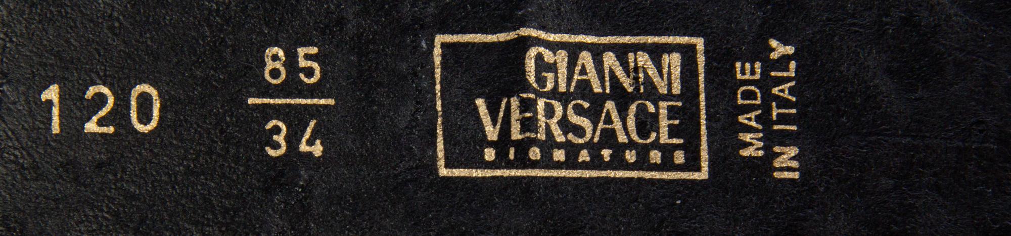 A Gianni Versace Black Leather Belt, Size 85/34.