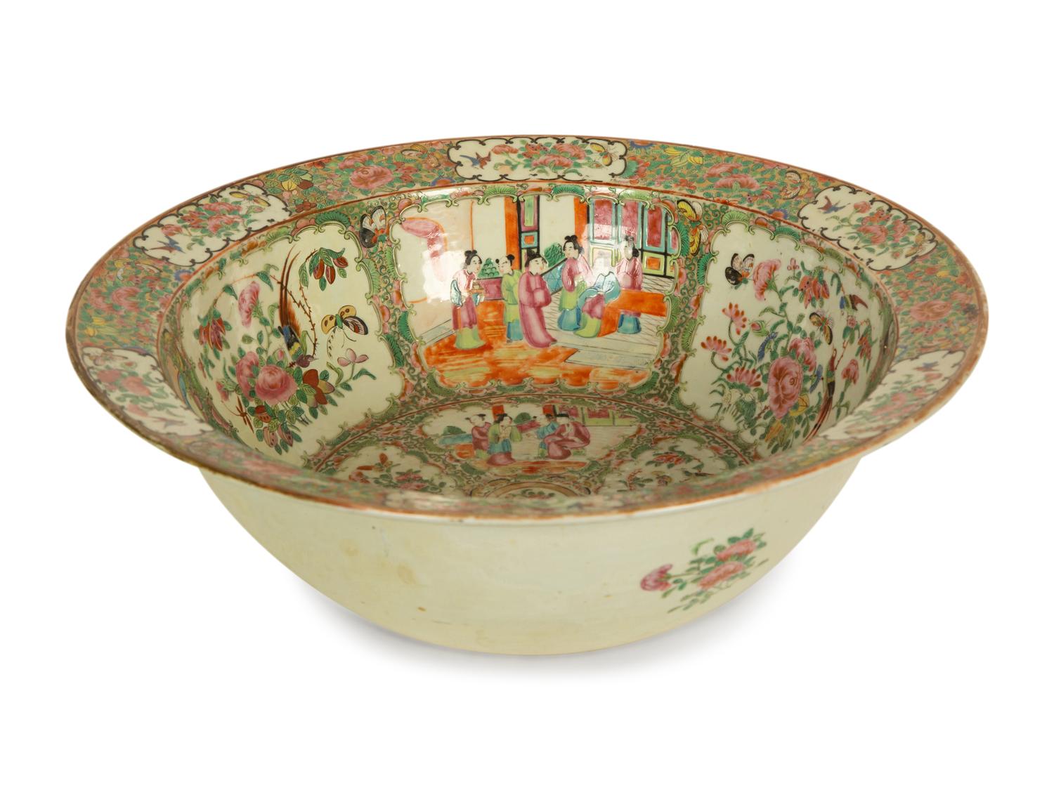 A Chinese Rose Medallion Porcelain Basin