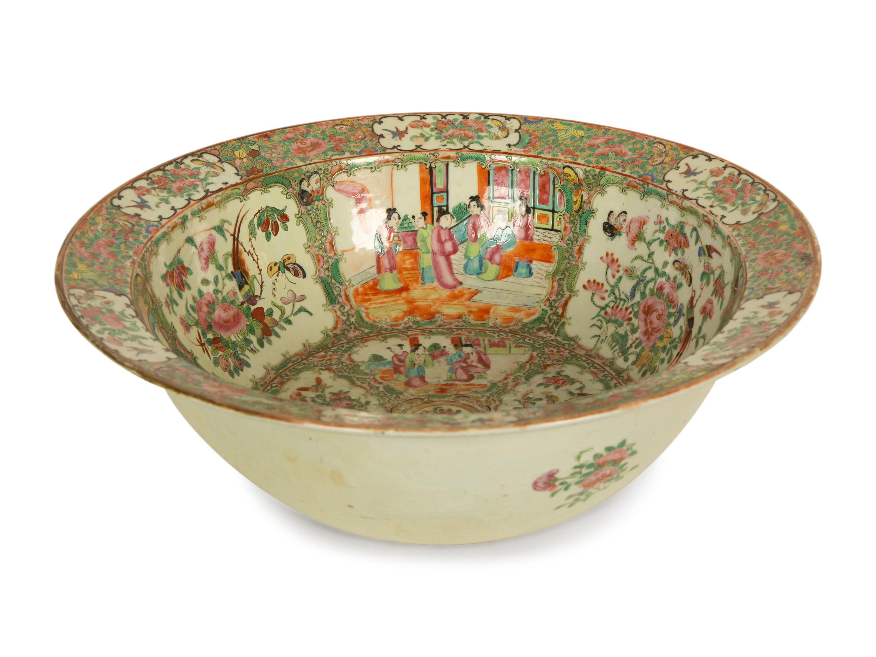 A Chinese Rose Medallion Porcelain Basin