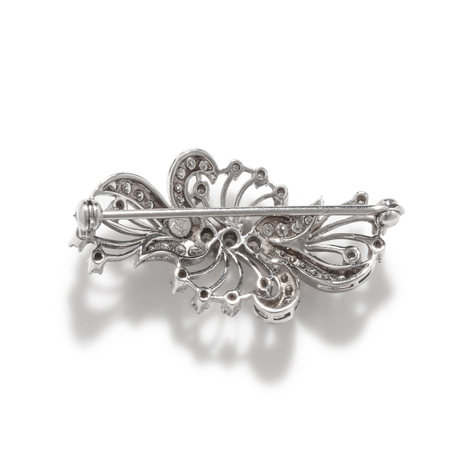 WHITE GOLD AND DIAMOND BROOCH