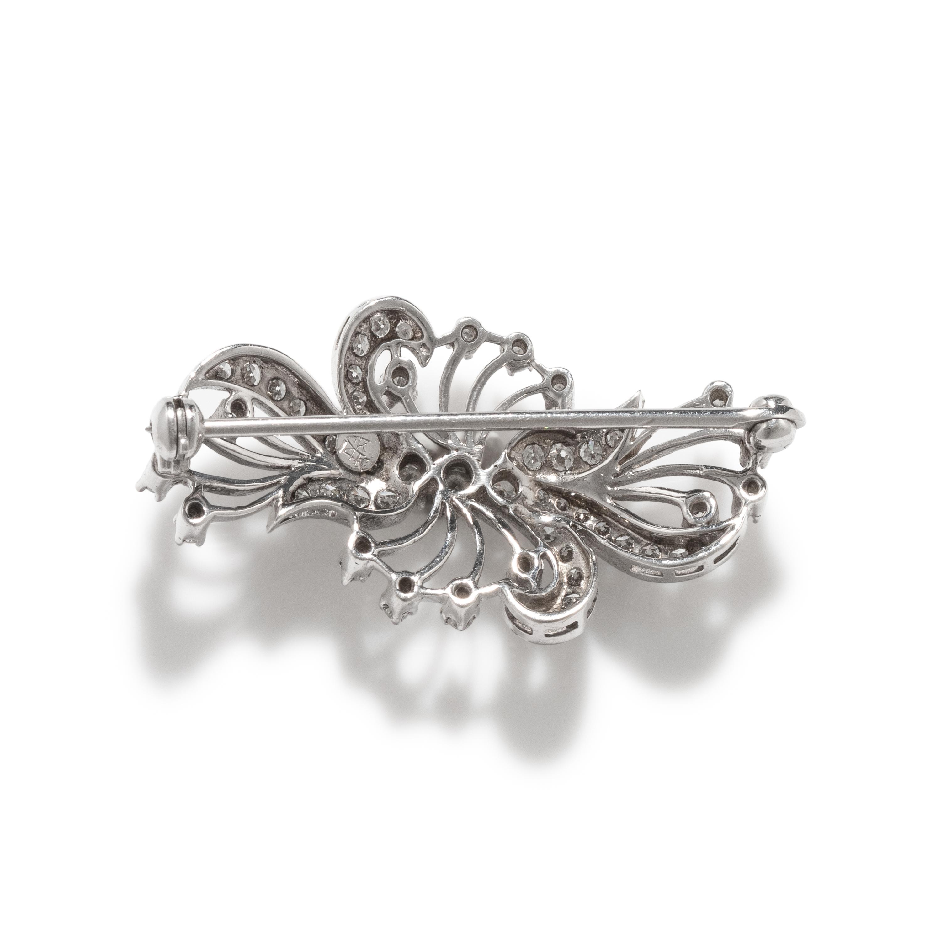 WHITE GOLD AND DIAMOND BROOCH