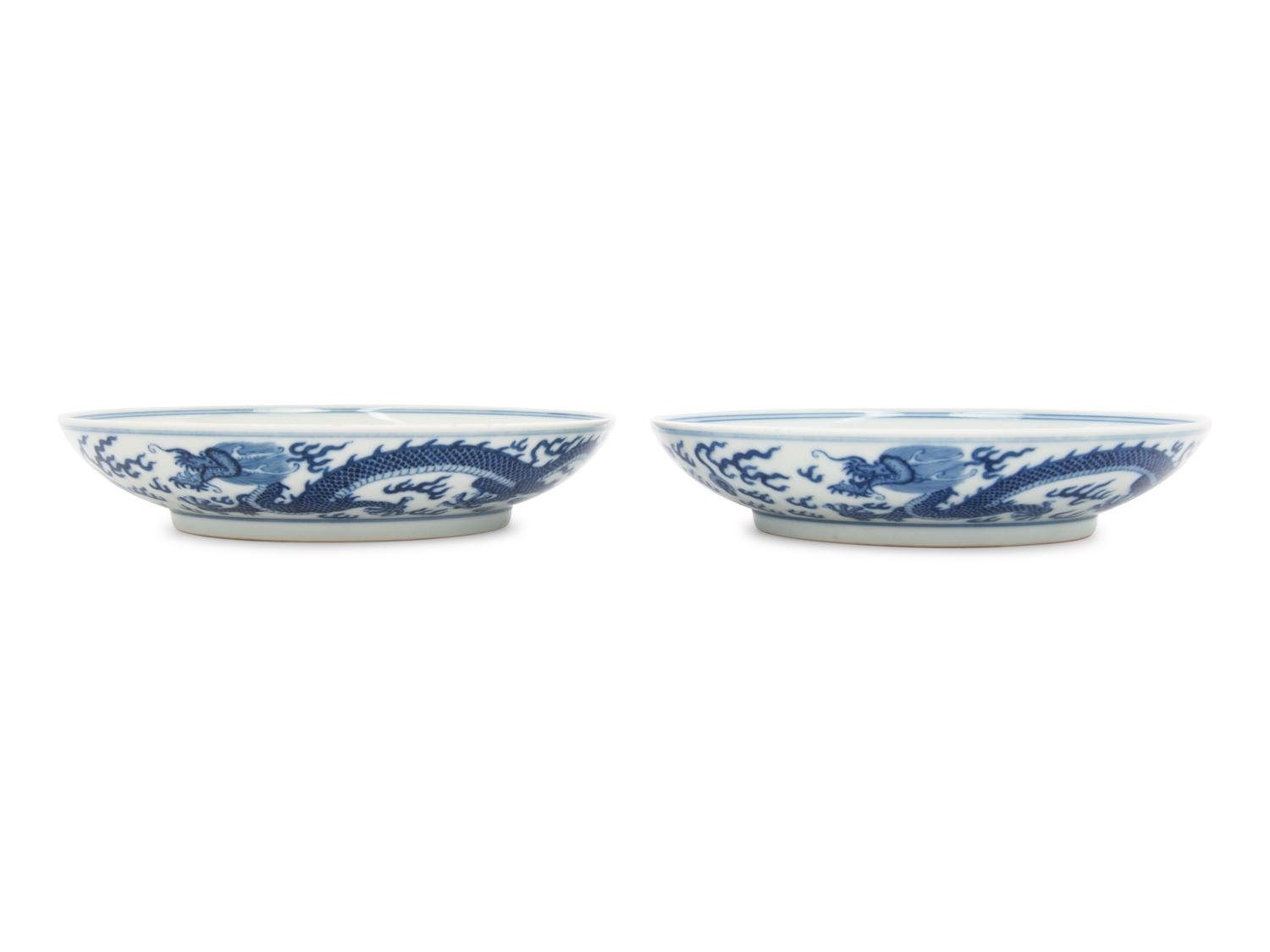 A Pair Chinese Blue and White Porcelain 'Dragon' Plates