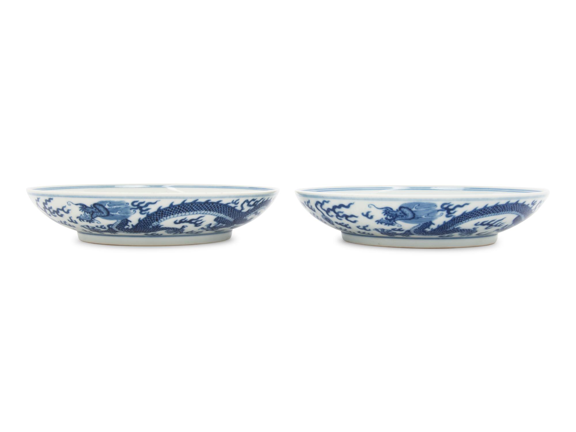 A Pair Chinese Blue and White Porcelain 'Dragon' Plates