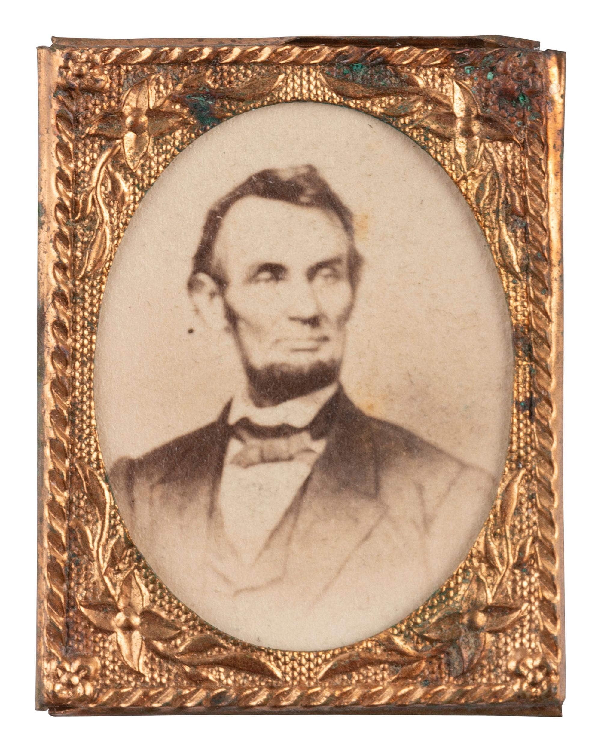 [LINCOLN, Abraham (1809-1865)]. Photographic campaign badge. Ca 1864.